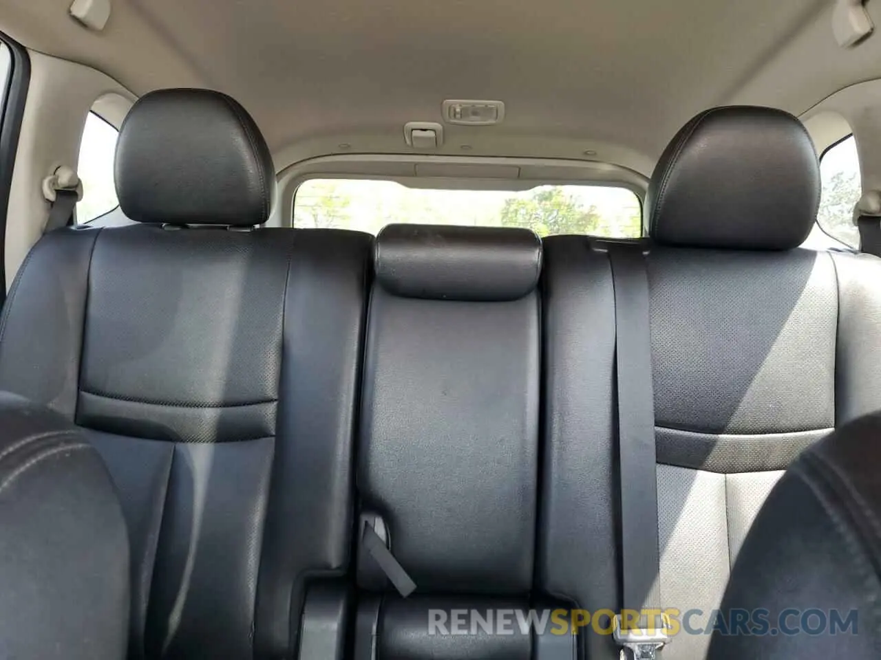 10 Photograph of a damaged car 5N1AT2MV1KC756446 NISSAN ROGUE 2019