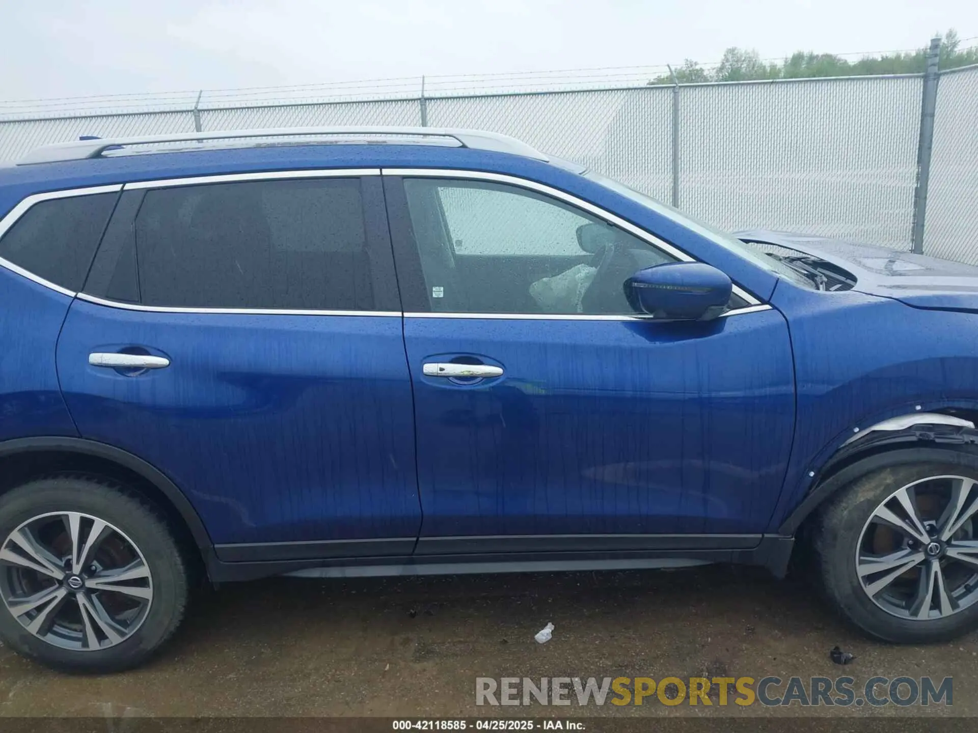 13 Photograph of a damaged car 5N1AT2MV1KC769598 NISSAN ROGUE 2019