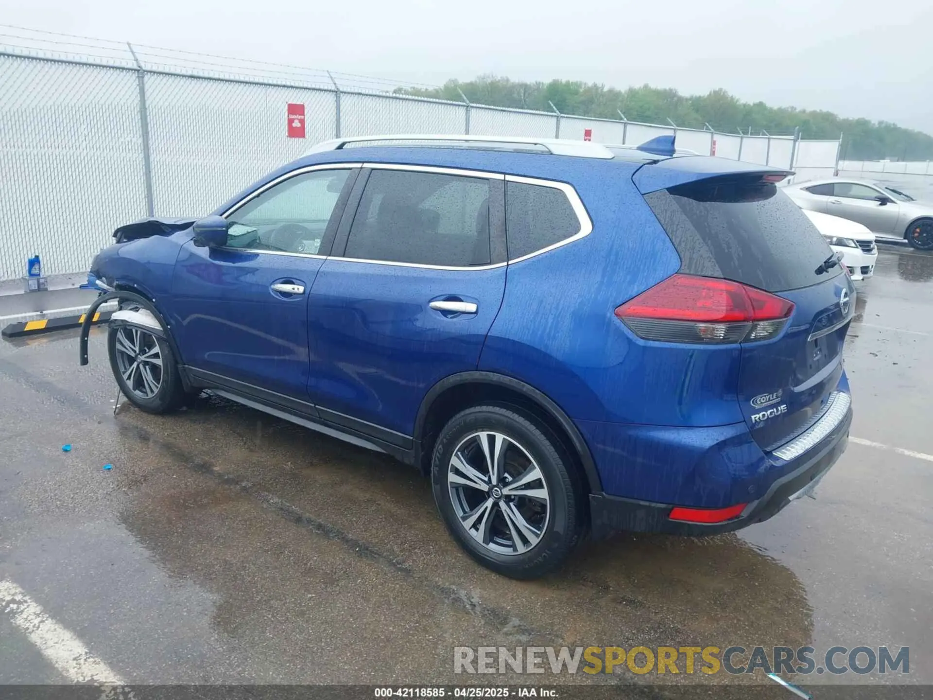 3 Photograph of a damaged car 5N1AT2MV1KC769598 NISSAN ROGUE 2019