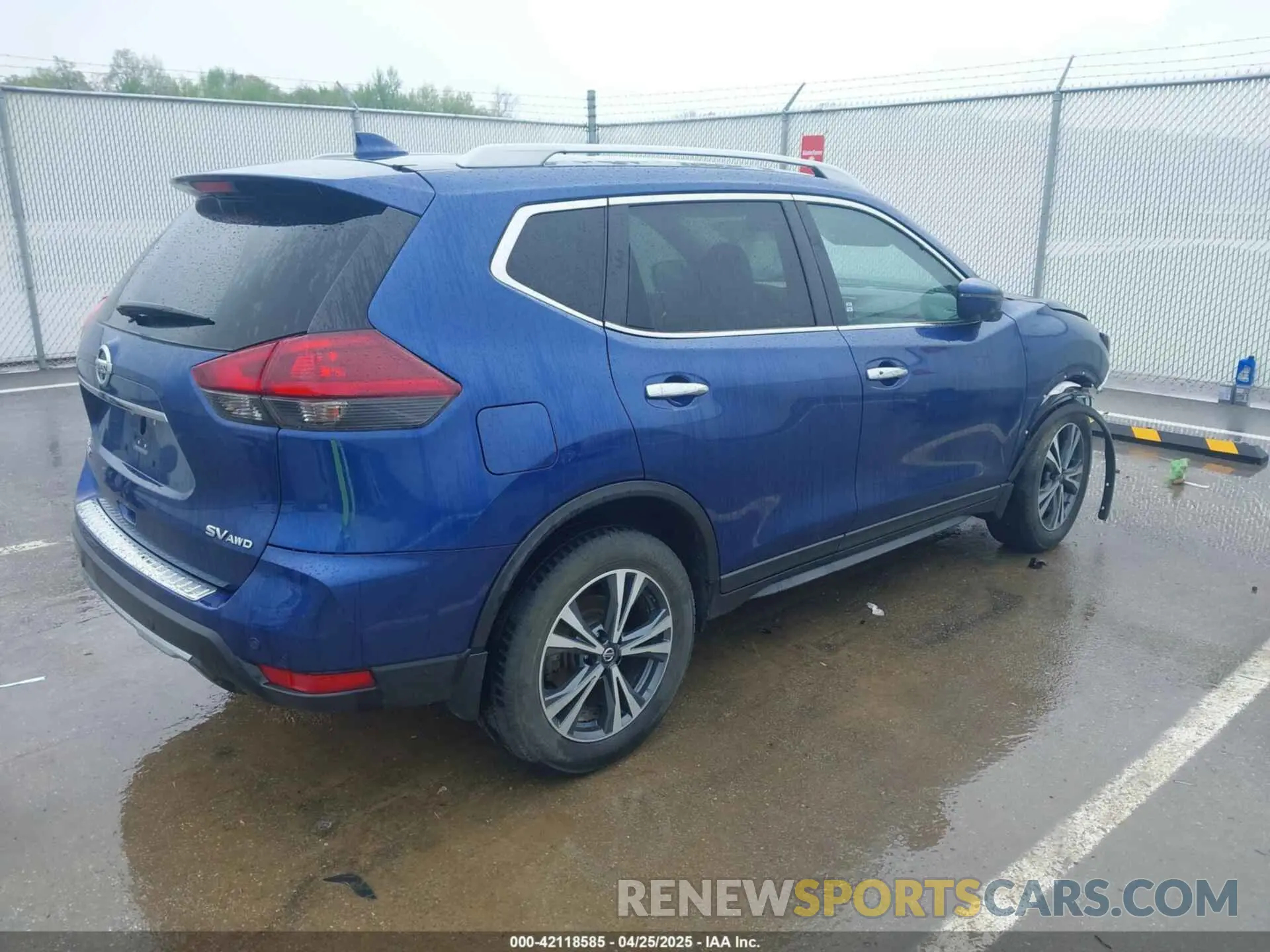 4 Photograph of a damaged car 5N1AT2MV1KC769598 NISSAN ROGUE 2019