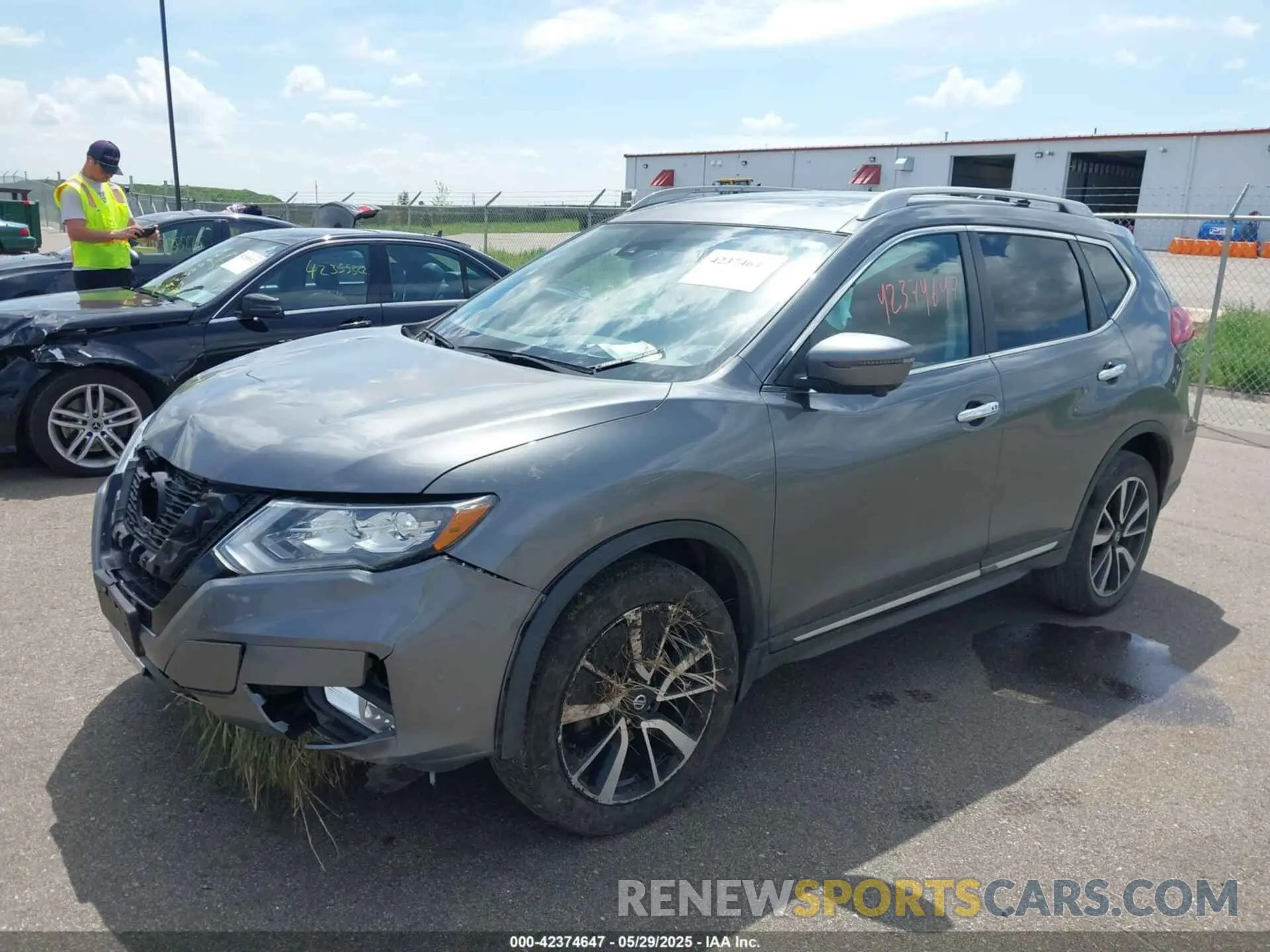 2 Photograph of a damaged car 5N1AT2MV1KC781928 NISSAN ROGUE 2019