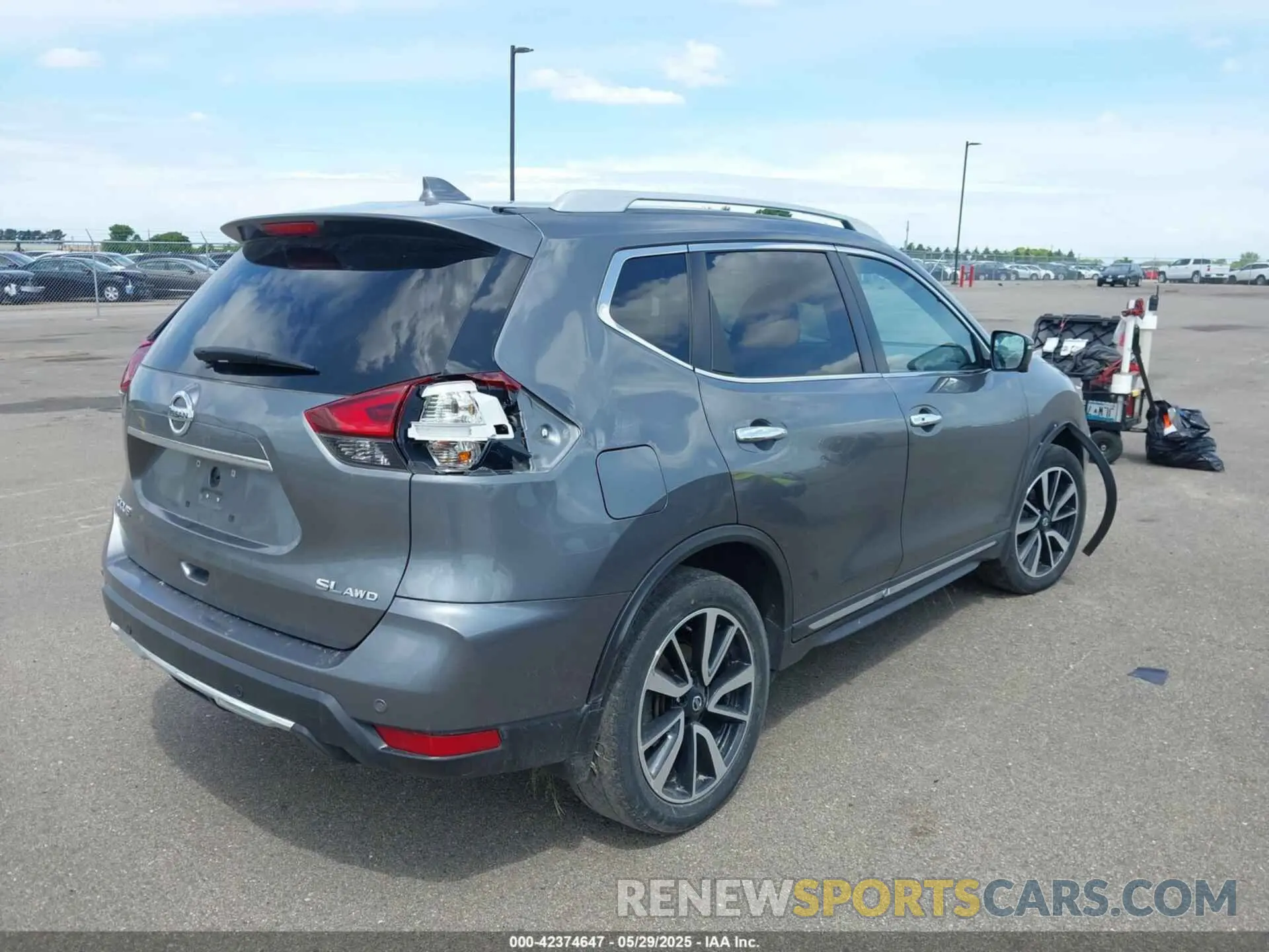 4 Photograph of a damaged car 5N1AT2MV1KC781928 NISSAN ROGUE 2019