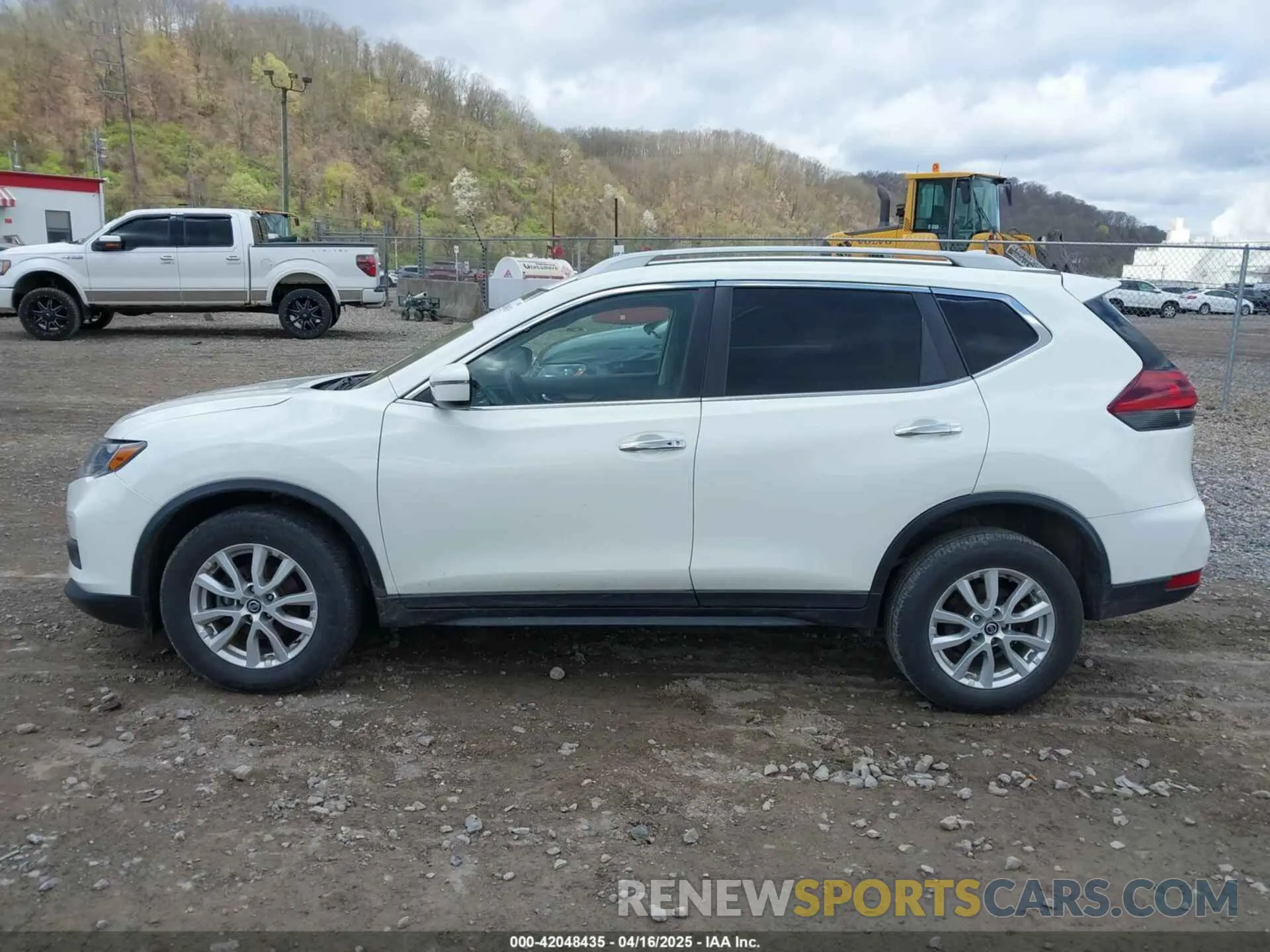 14 Photograph of a damaged car 5N1AT2MV1KC809839 NISSAN ROGUE 2019
