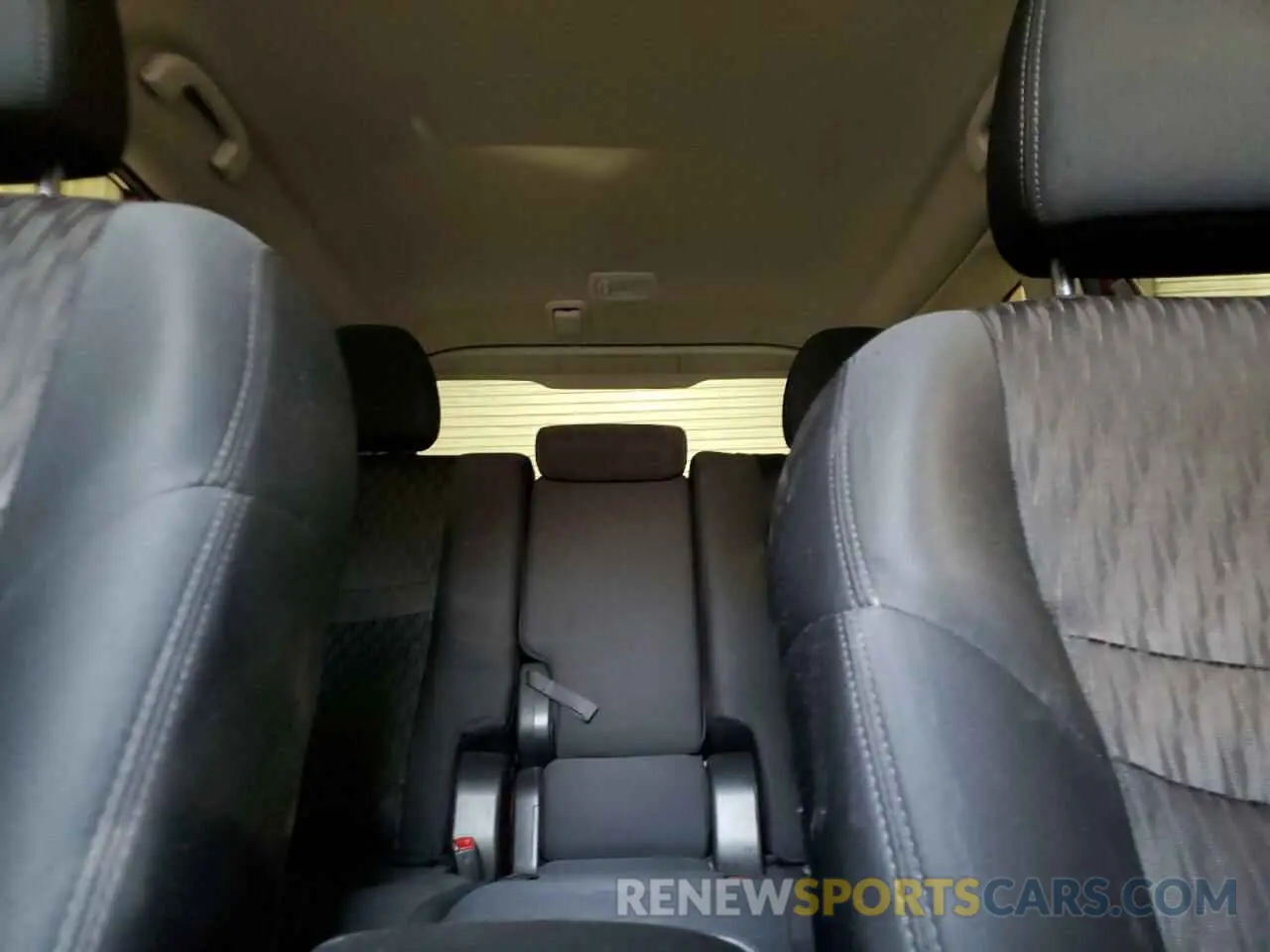 10 Photograph of a damaged car 5N1AT2MV2KC702699 NISSAN ROGUE 2019