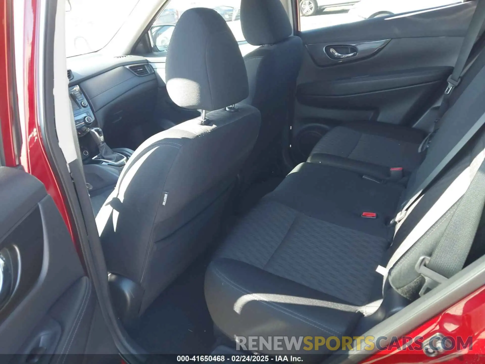8 Photograph of a damaged car 5N1AT2MV2KC720510 NISSAN ROGUE 2019
