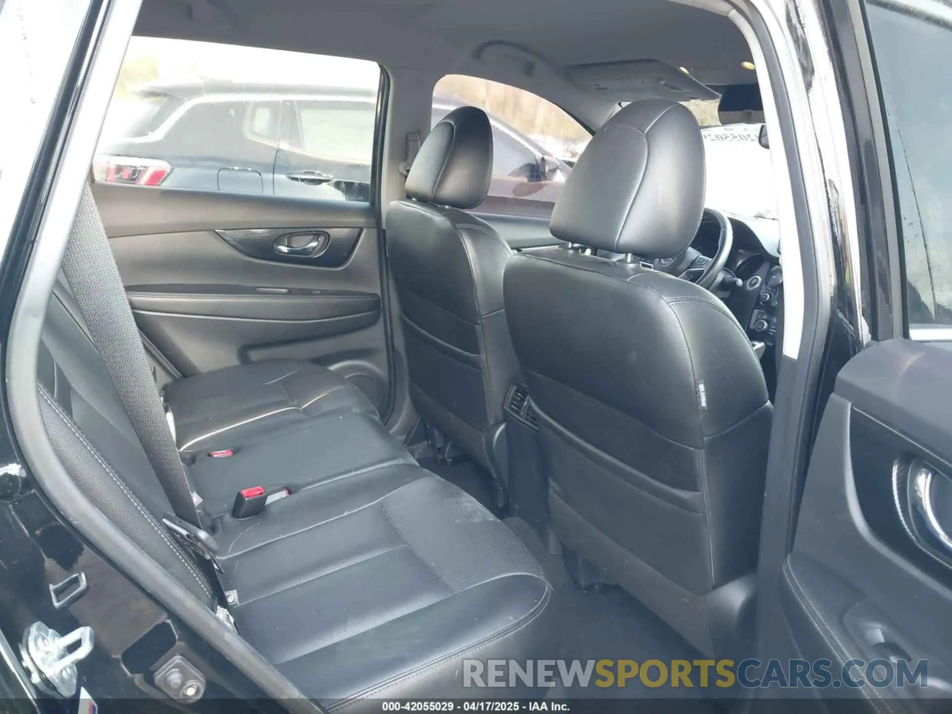 8 Photograph of a damaged car 5N1AT2MV2KC745312 NISSAN ROGUE 2019