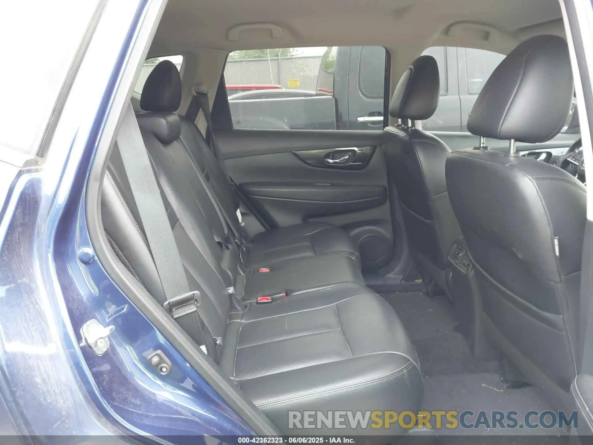 8 Photograph of a damaged car 5N1AT2MV2KC746282 NISSAN ROGUE 2019