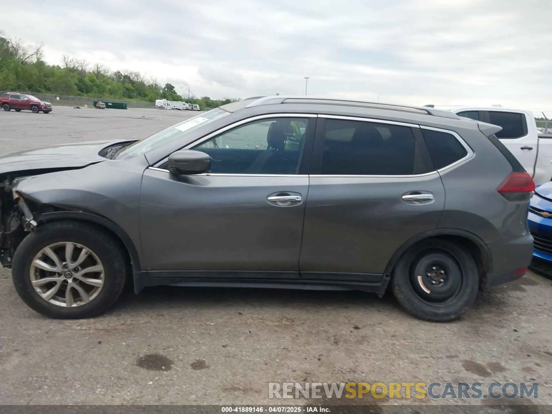 13 Photograph of a damaged car 5N1AT2MV2KC831901 NISSAN ROGUE 2019