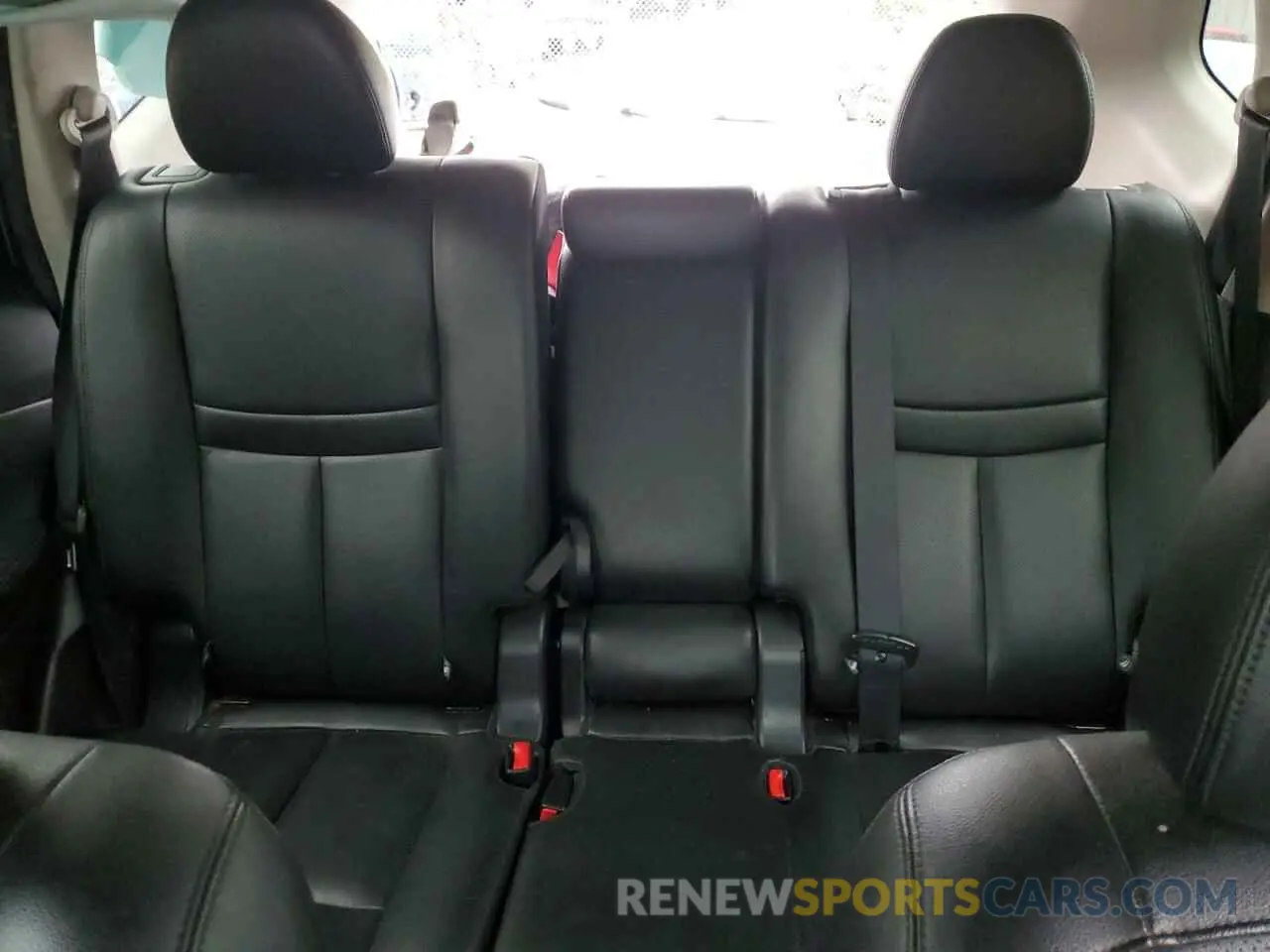 10 Photograph of a damaged car 5N1AT2MV2KC834524 NISSAN ROGUE 2019
