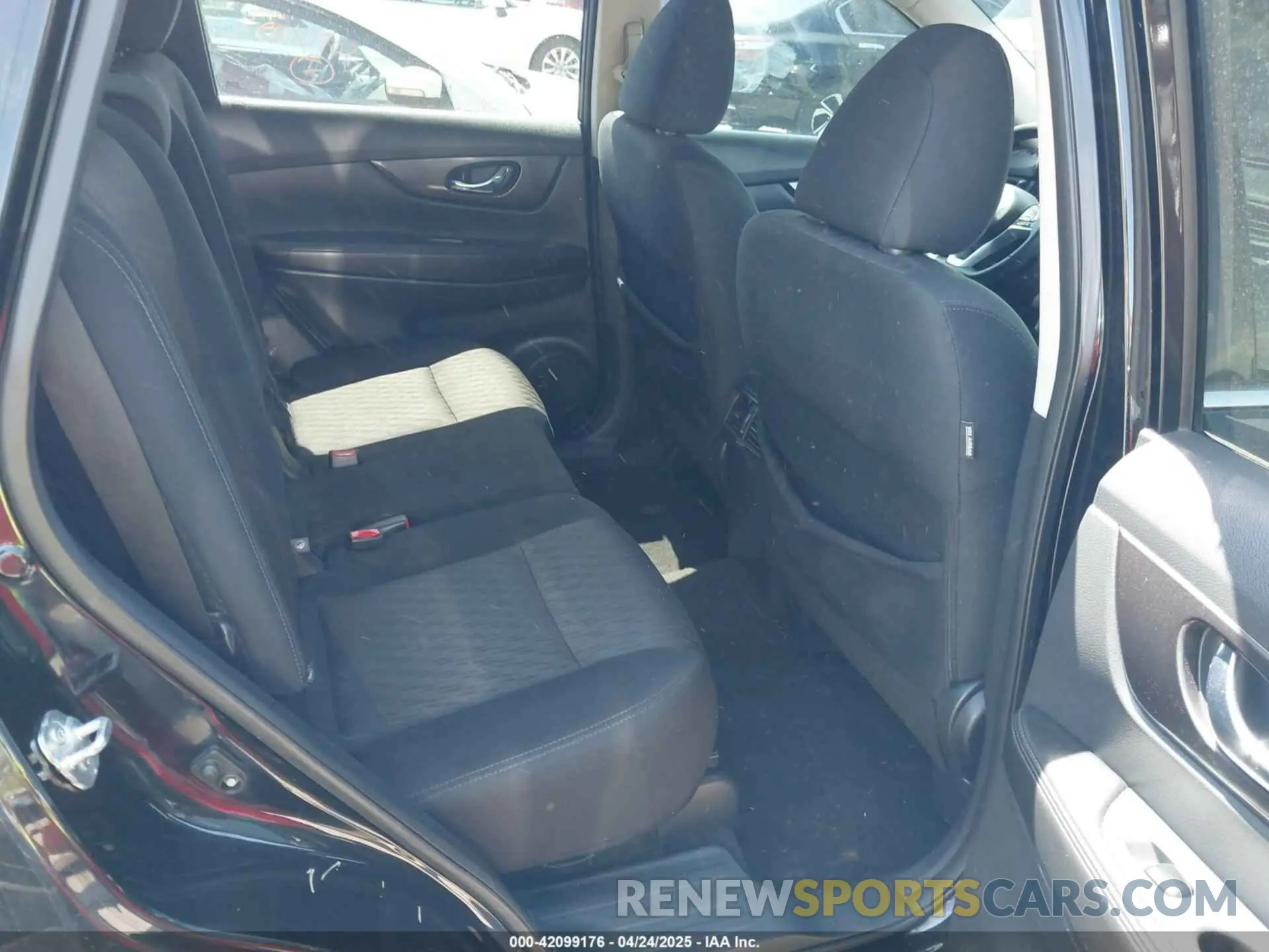 8 Photograph of a damaged car 5N1AT2MV3KC702341 NISSAN ROGUE 2019