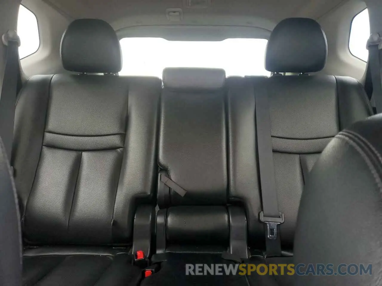 10 Photograph of a damaged car 5N1AT2MV3KC723562 NISSAN ROGUE 2019