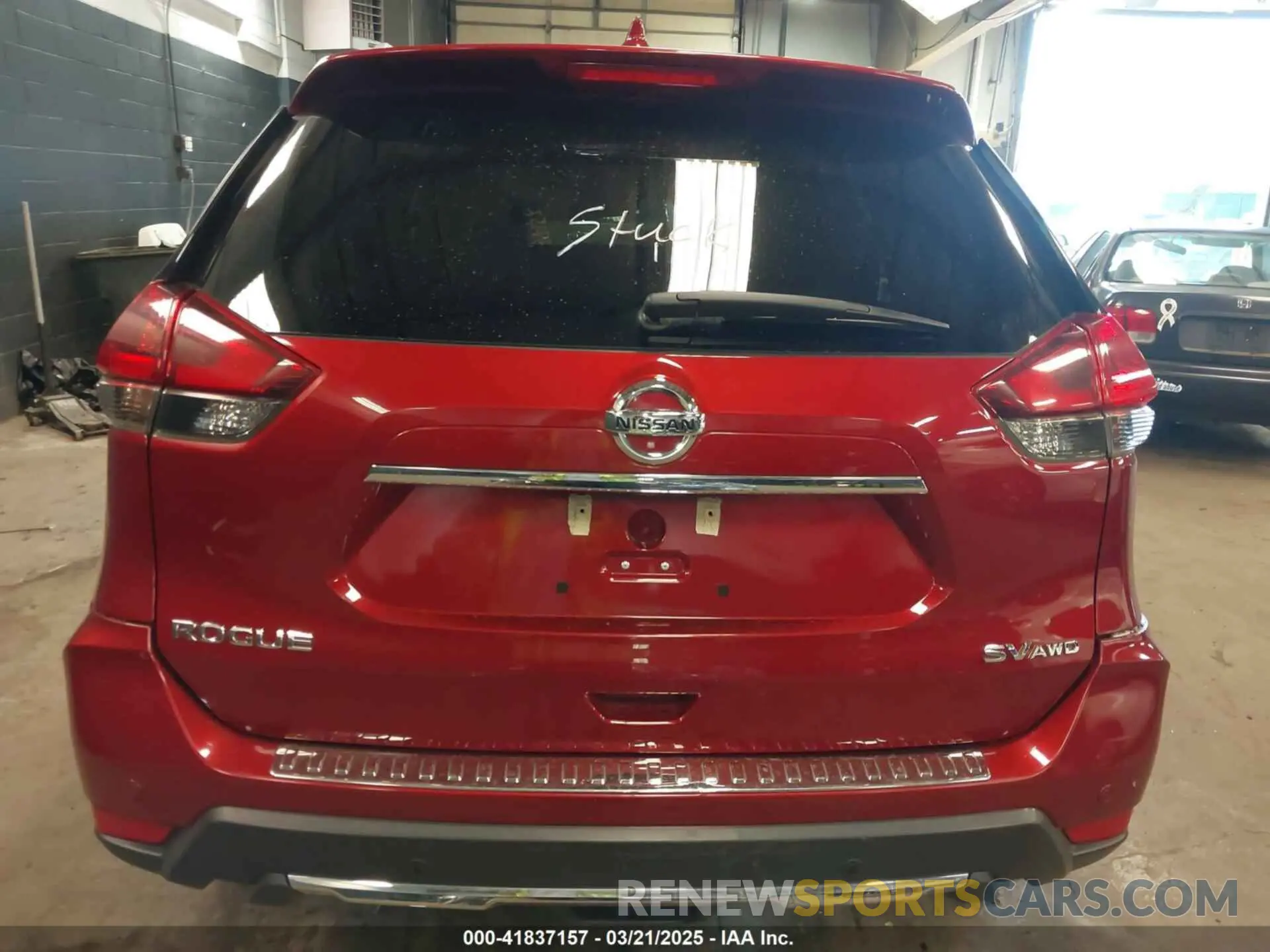 17 Photograph of a damaged car 5N1AT2MV3KC746016 NISSAN ROGUE 2019