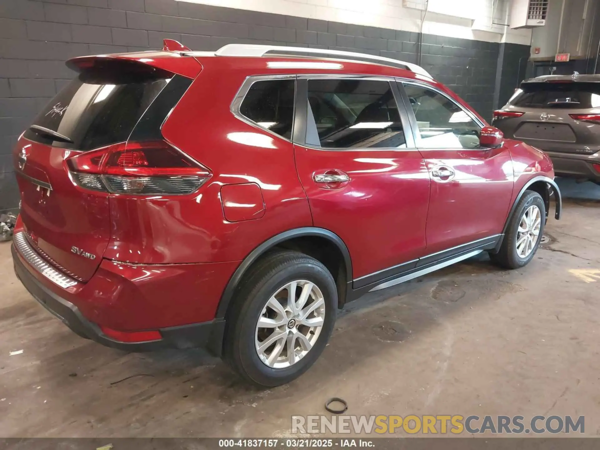 4 Photograph of a damaged car 5N1AT2MV3KC746016 NISSAN ROGUE 2019