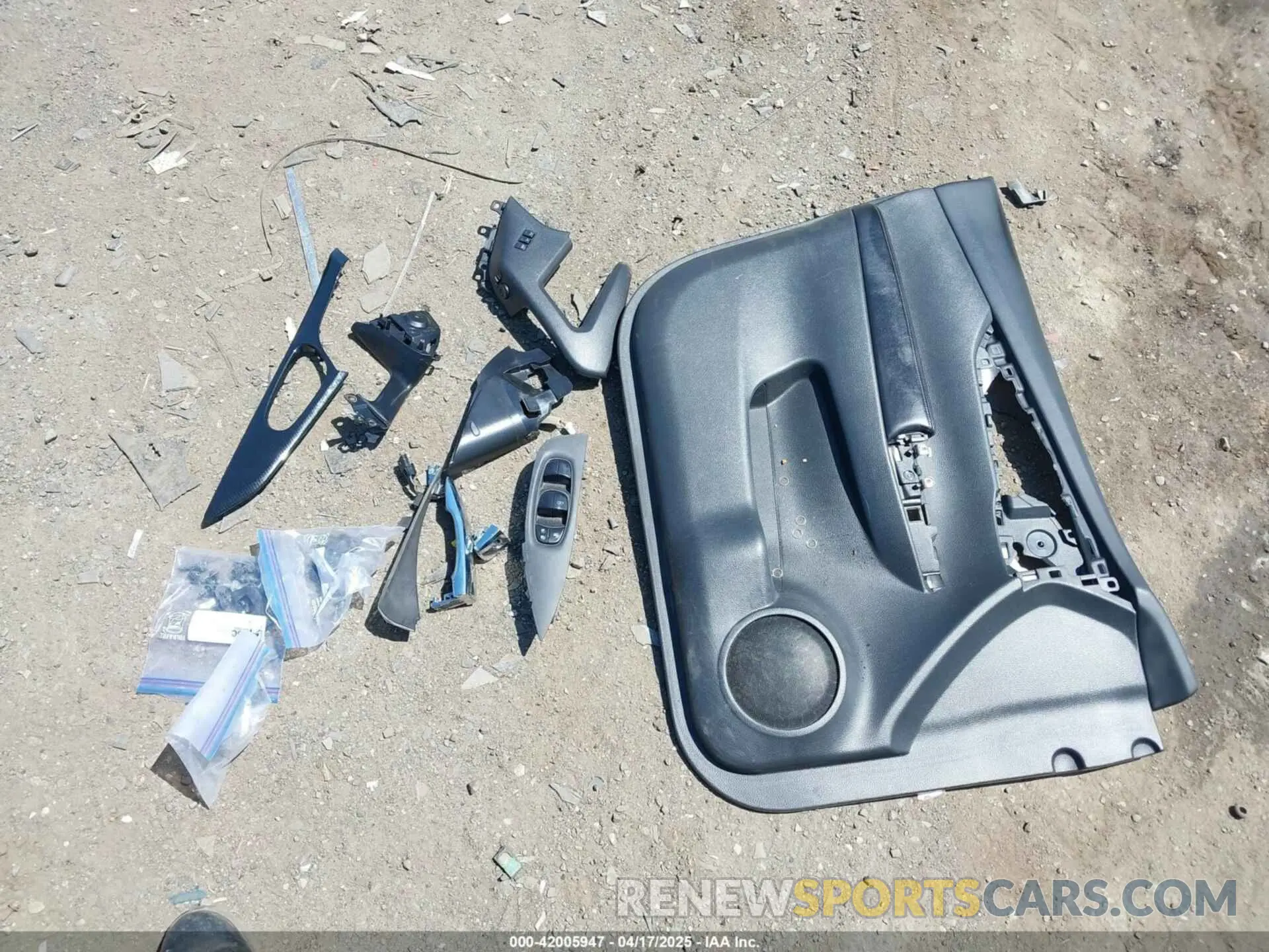 12 Photograph of a damaged car 5N1AT2MV3KC781669 NISSAN ROGUE 2019