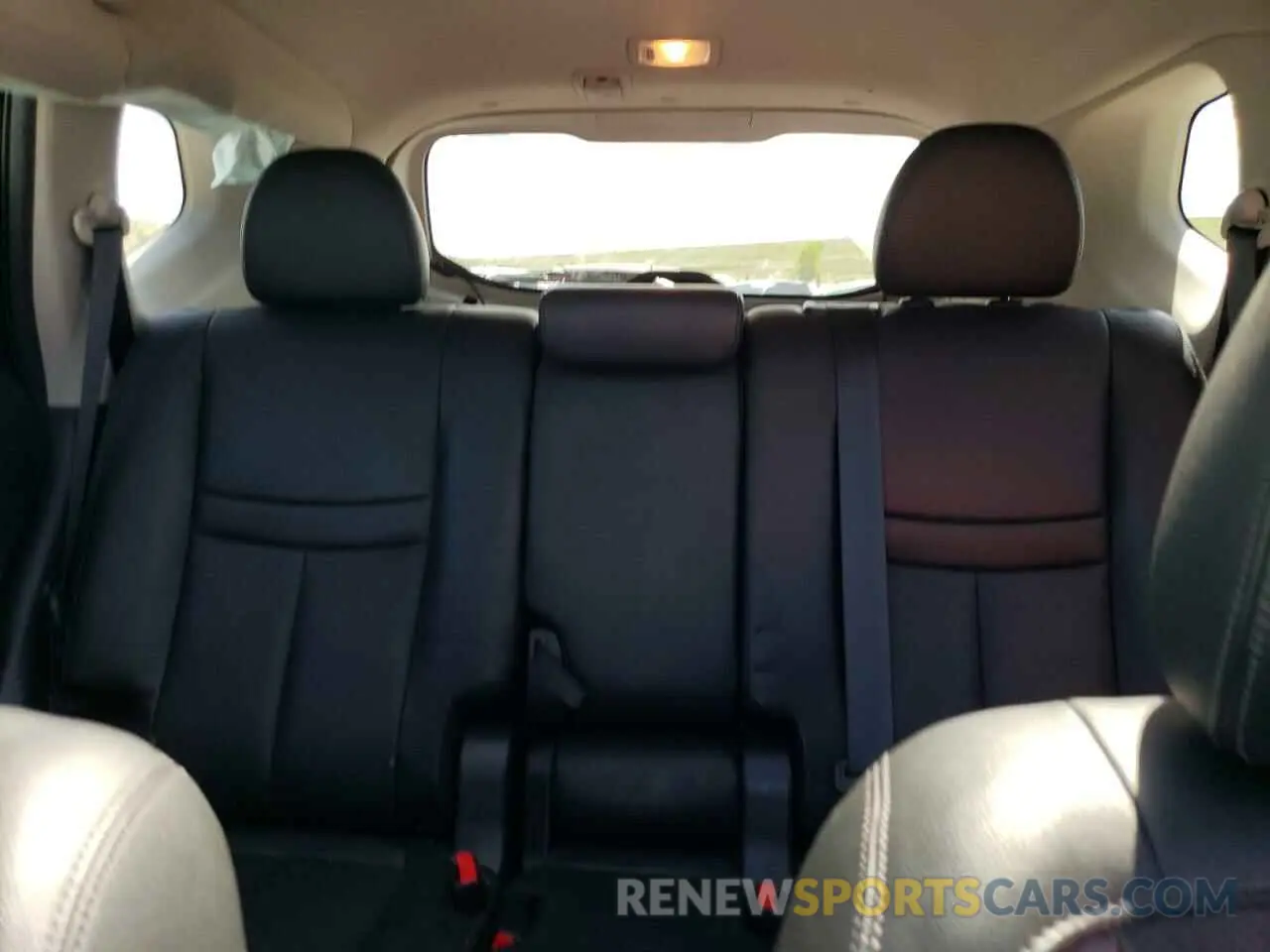 10 Photograph of a damaged car 5N1AT2MV3KC829798 NISSAN ROGUE 2019