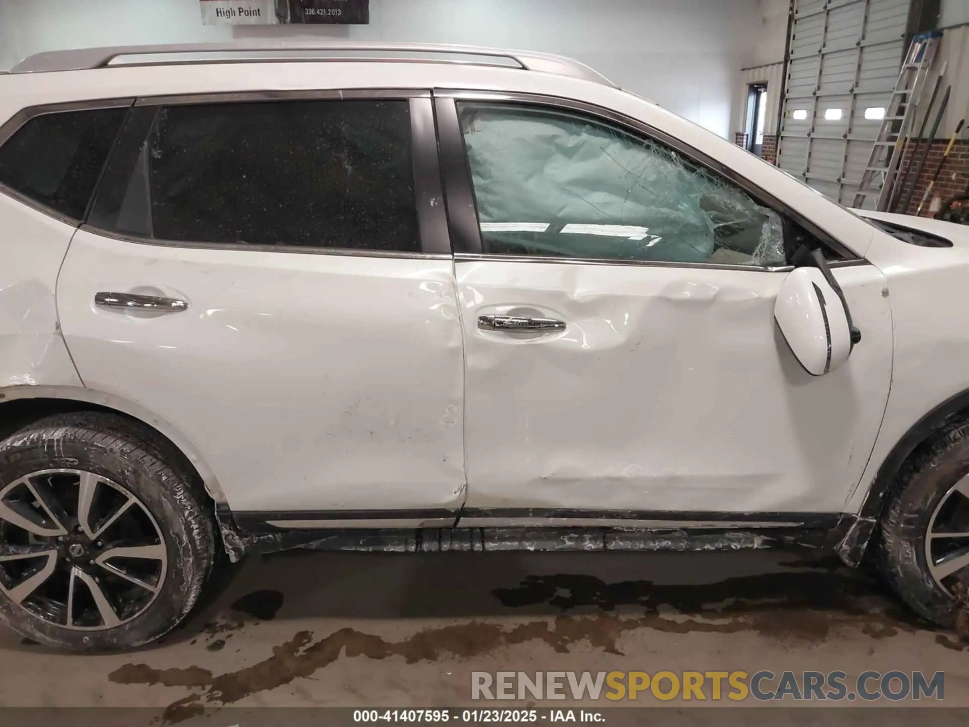 12 Photograph of a damaged car 5N1AT2MV4KC718953 NISSAN ROGUE 2019