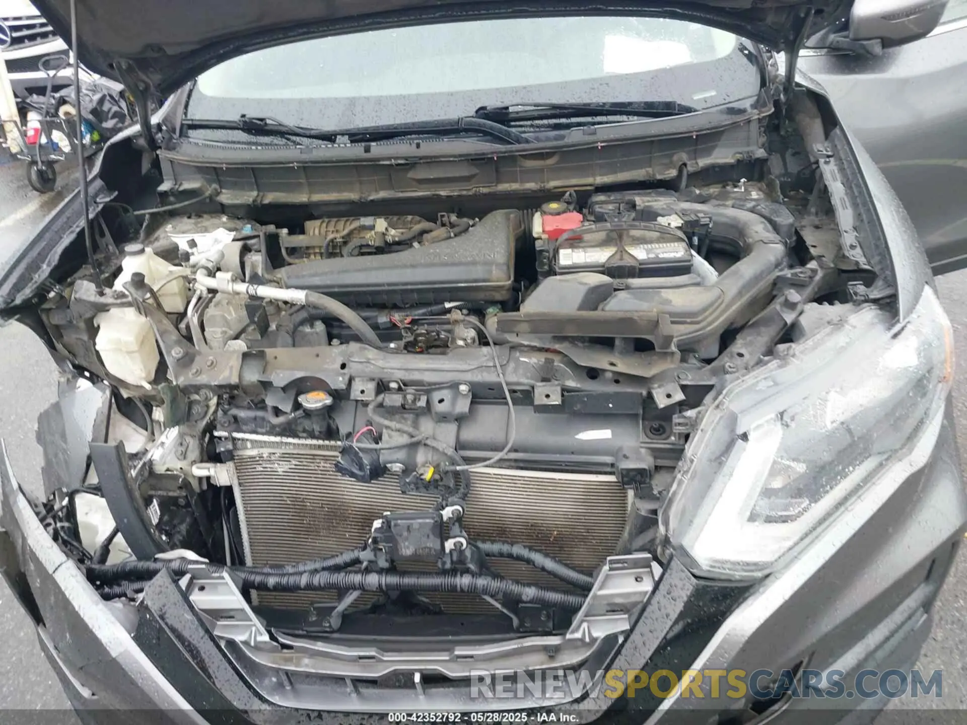 10 Photograph of a damaged car 5N1AT2MV4KC769210 NISSAN ROGUE 2019