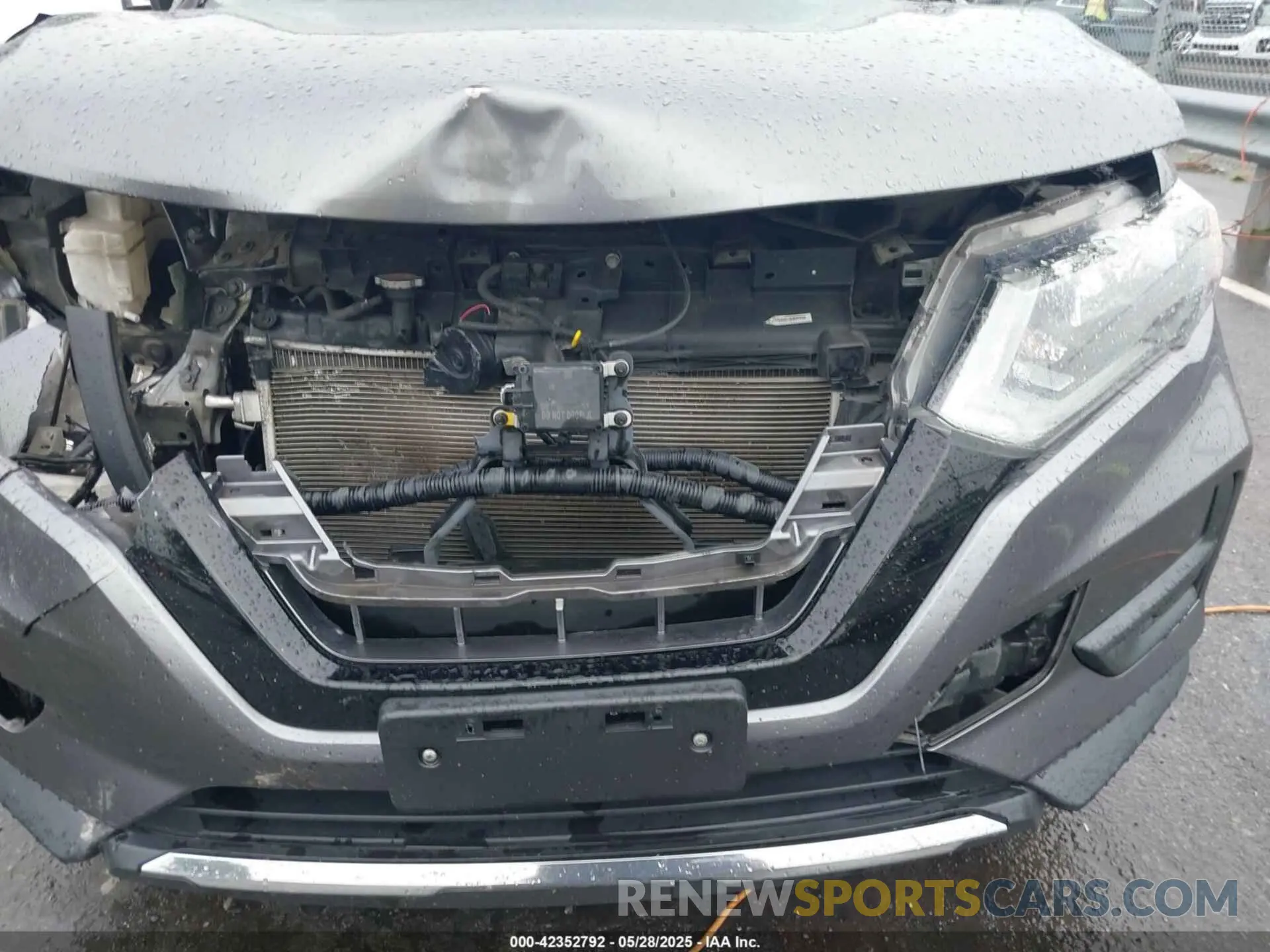 6 Photograph of a damaged car 5N1AT2MV4KC769210 NISSAN ROGUE 2019