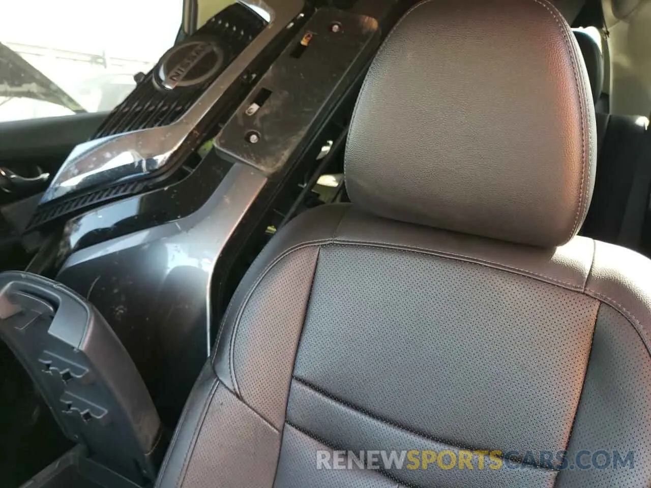 10 Photograph of a damaged car 5N1AT2MV4KC772723 NISSAN ROGUE 2019