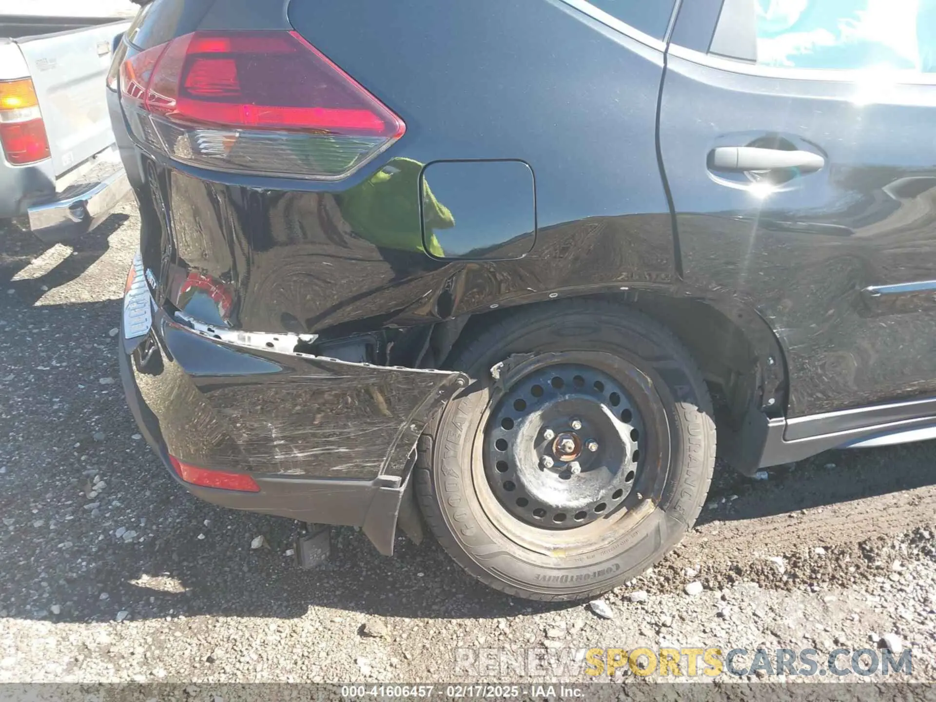 6 Photograph of a damaged car 5N1AT2MV4KC785326 NISSAN ROGUE 2019