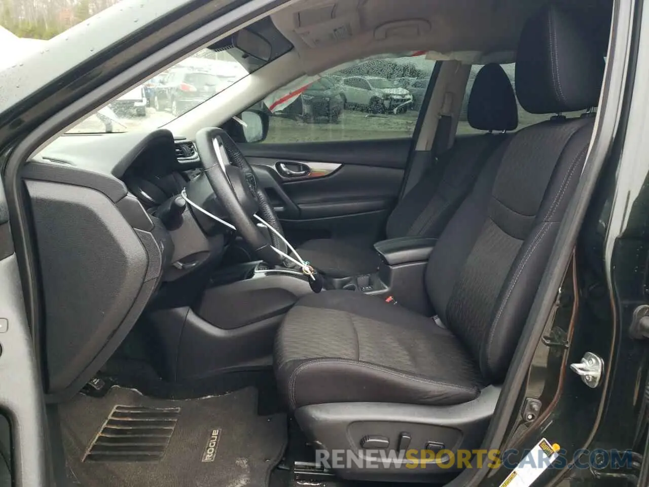 7 Photograph of a damaged car 5N1AT2MV4KC802559 NISSAN ROGUE 2019