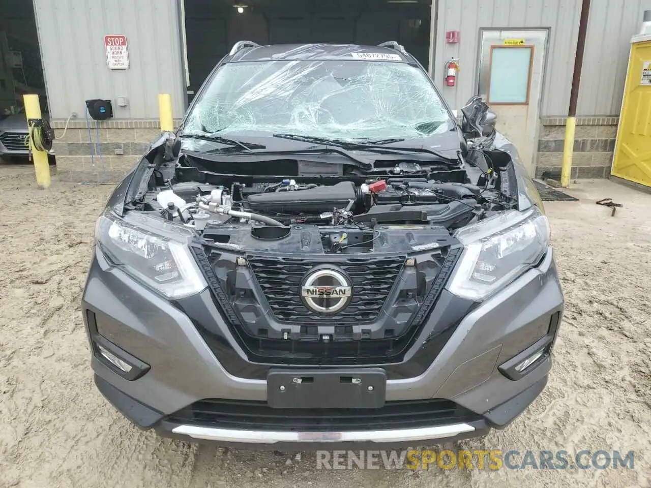 5 Photograph of a damaged car 5N1AT2MV4KC805283 NISSAN ROGUE 2019