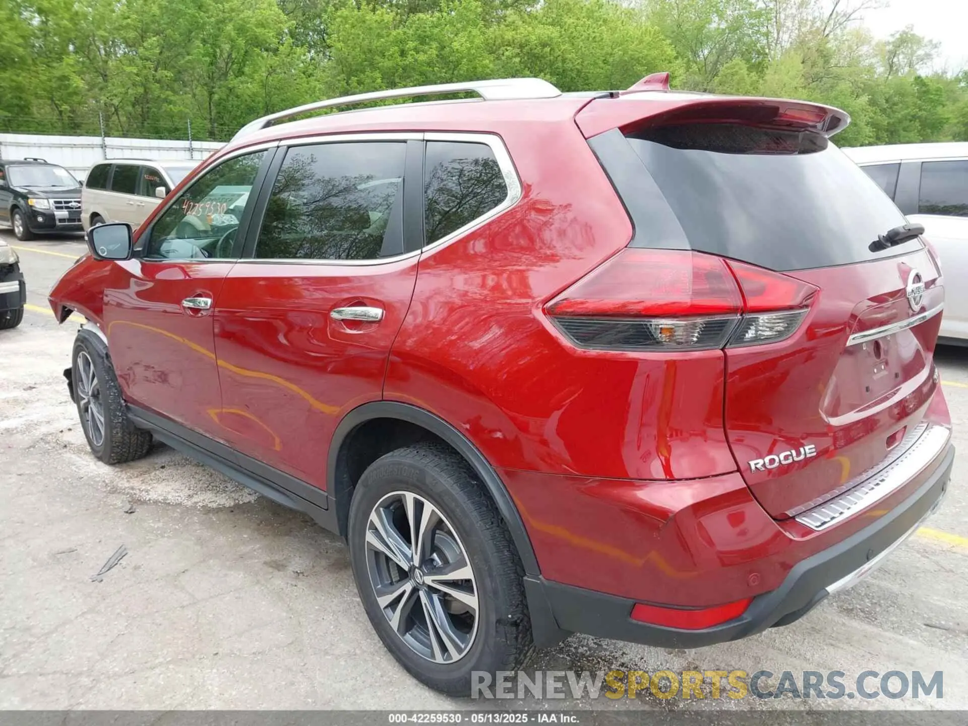 3 Photograph of a damaged car 5N1AT2MV4KC810144 NISSAN ROGUE 2019