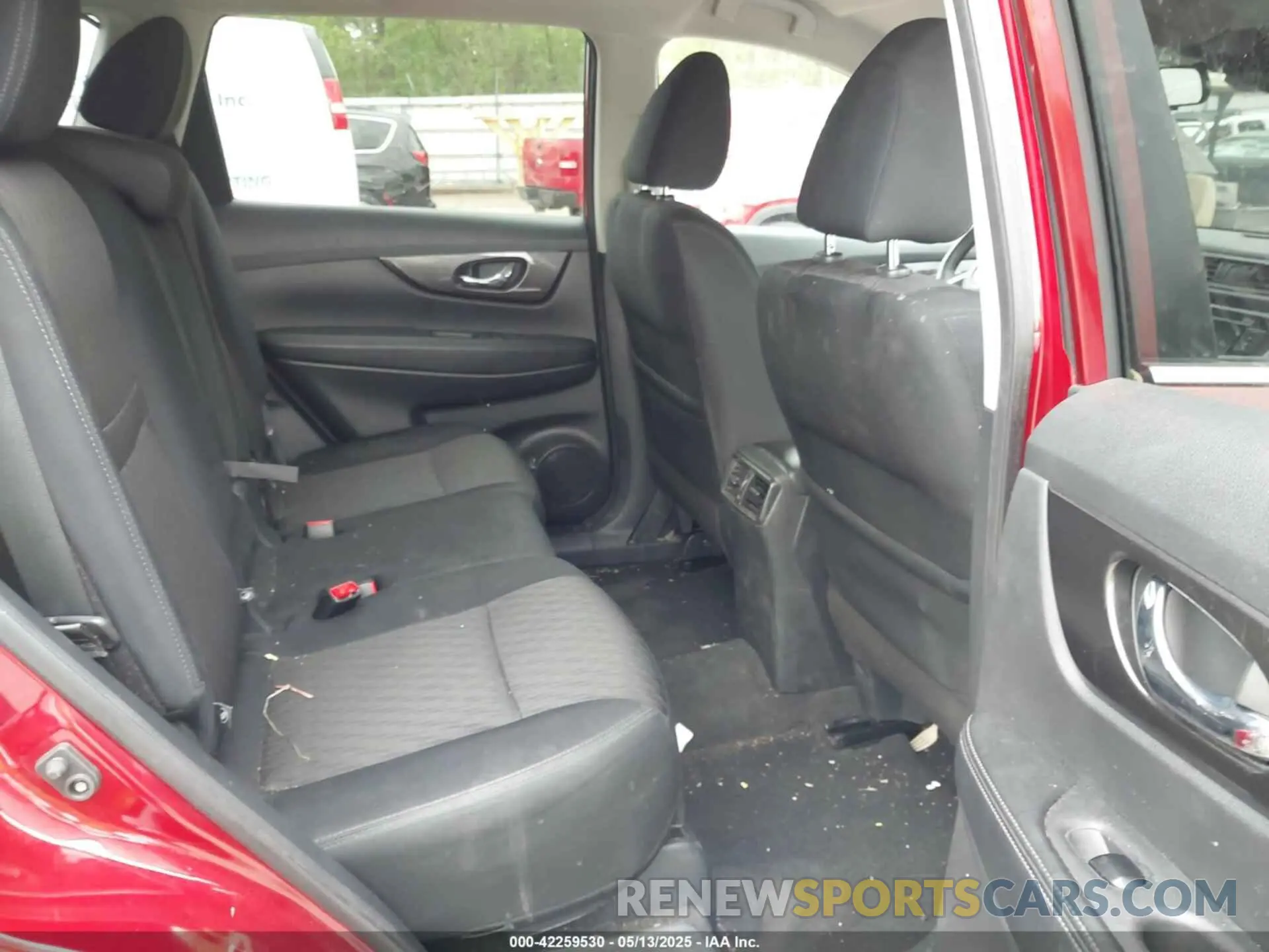 8 Photograph of a damaged car 5N1AT2MV4KC810144 NISSAN ROGUE 2019