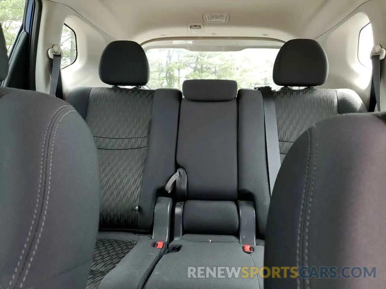 10 Photograph of a damaged car 5N1AT2MV4KC831267 NISSAN ROGUE 2019