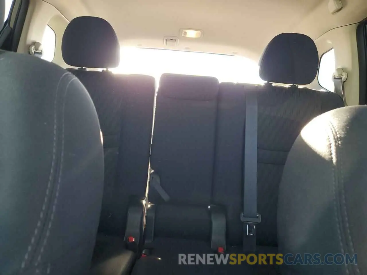 10 Photograph of a damaged car 5N1AT2MV5KC703734 NISSAN ROGUE 2019