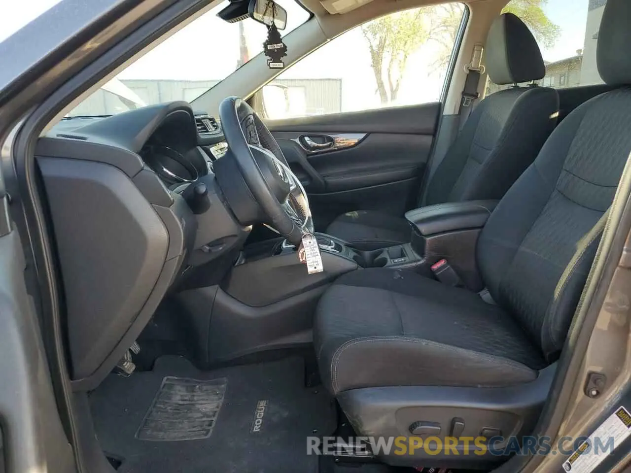 7 Photograph of a damaged car 5N1AT2MV5KC703734 NISSAN ROGUE 2019