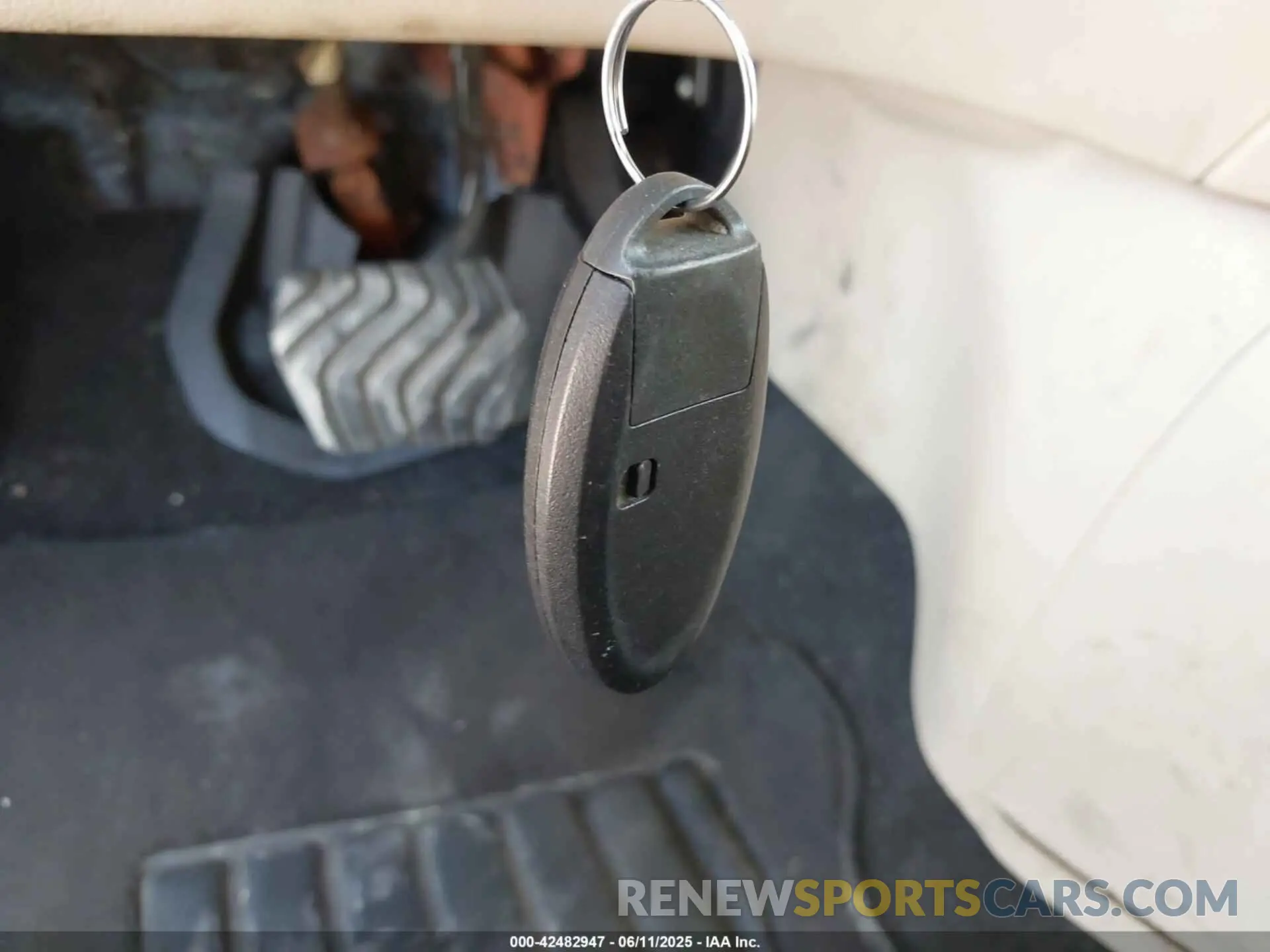 11 Photograph of a damaged car 5N1AT2MV5KC712143 NISSAN ROGUE 2019