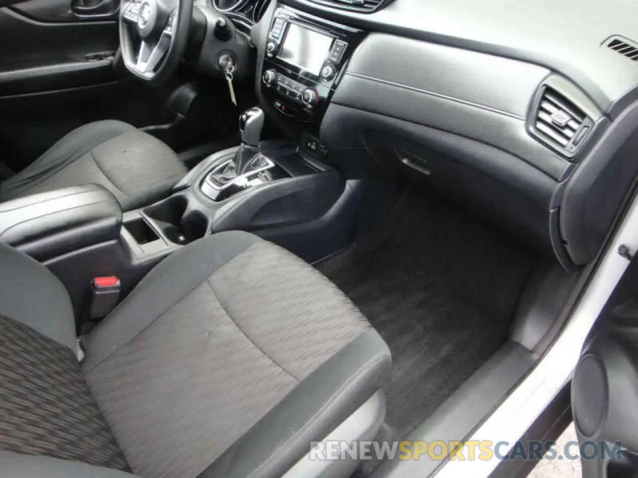 5 Photograph of a damaged car 5N1AT2MV5KC748320 NISSAN ROGUE 2019