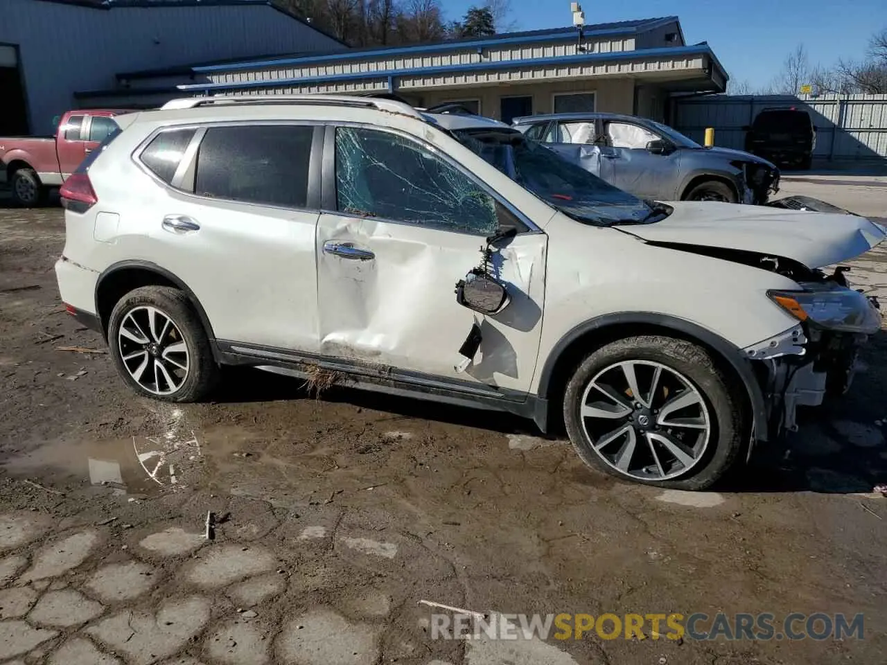 4 Photograph of a damaged car 5N1AT2MV5KC756336 NISSAN ROGUE 2019