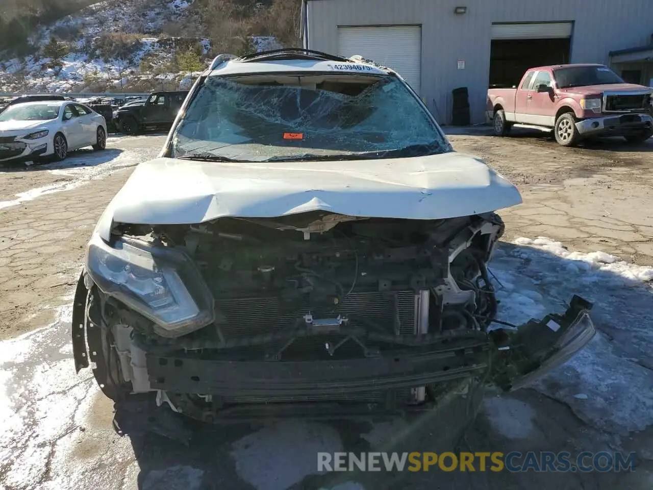 5 Photograph of a damaged car 5N1AT2MV5KC756336 NISSAN ROGUE 2019