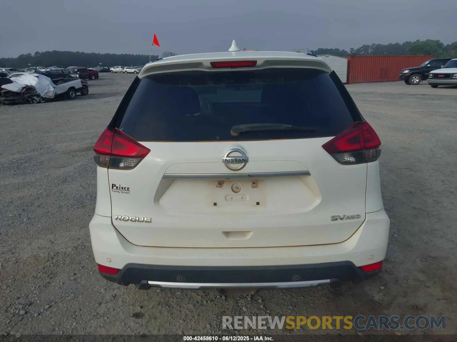 17 Photograph of a damaged car 5N1AT2MV5KC767952 NISSAN ROGUE 2019