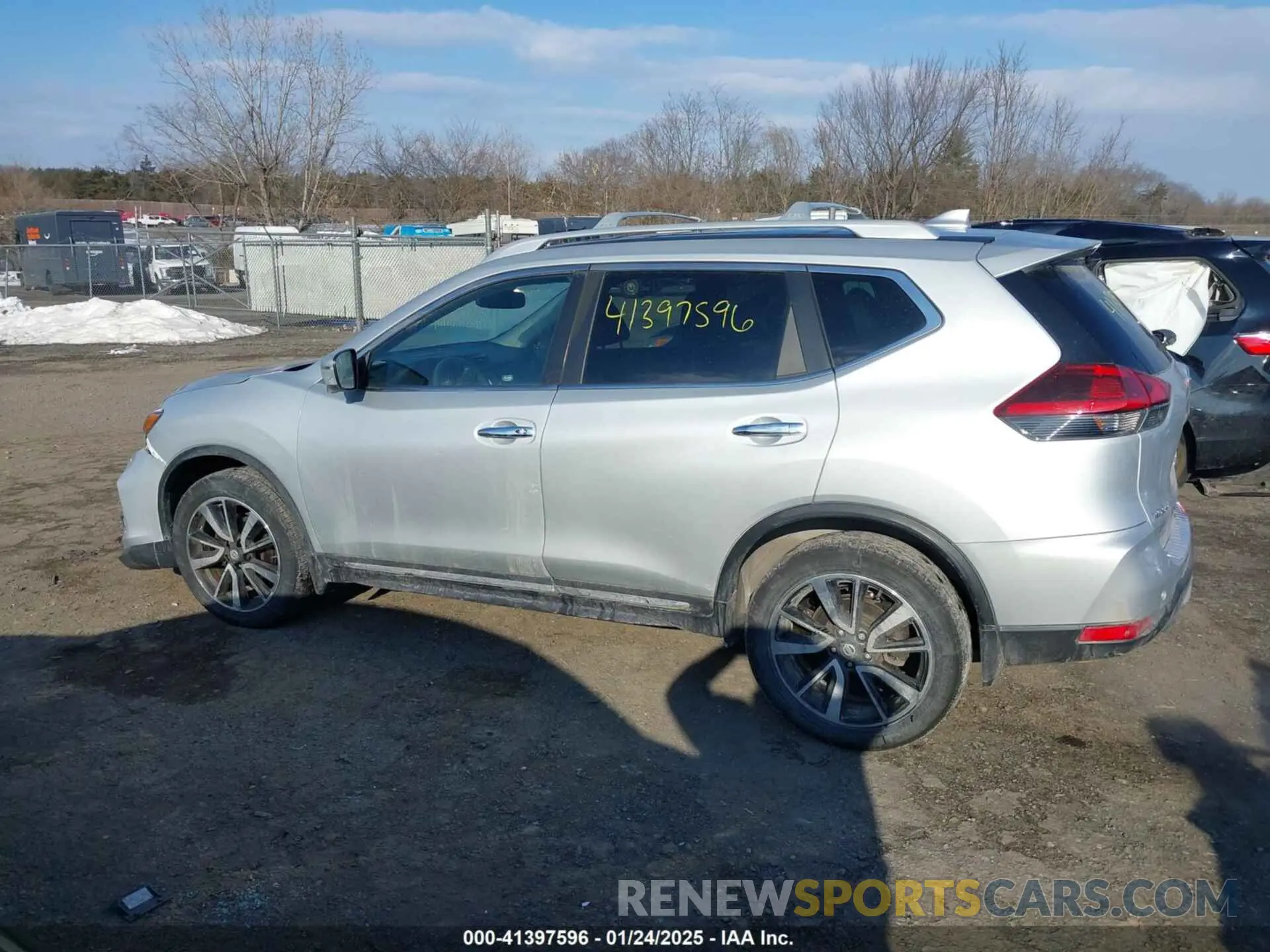 15 Photograph of a damaged car 5N1AT2MV5KC818625 NISSAN ROGUE 2019