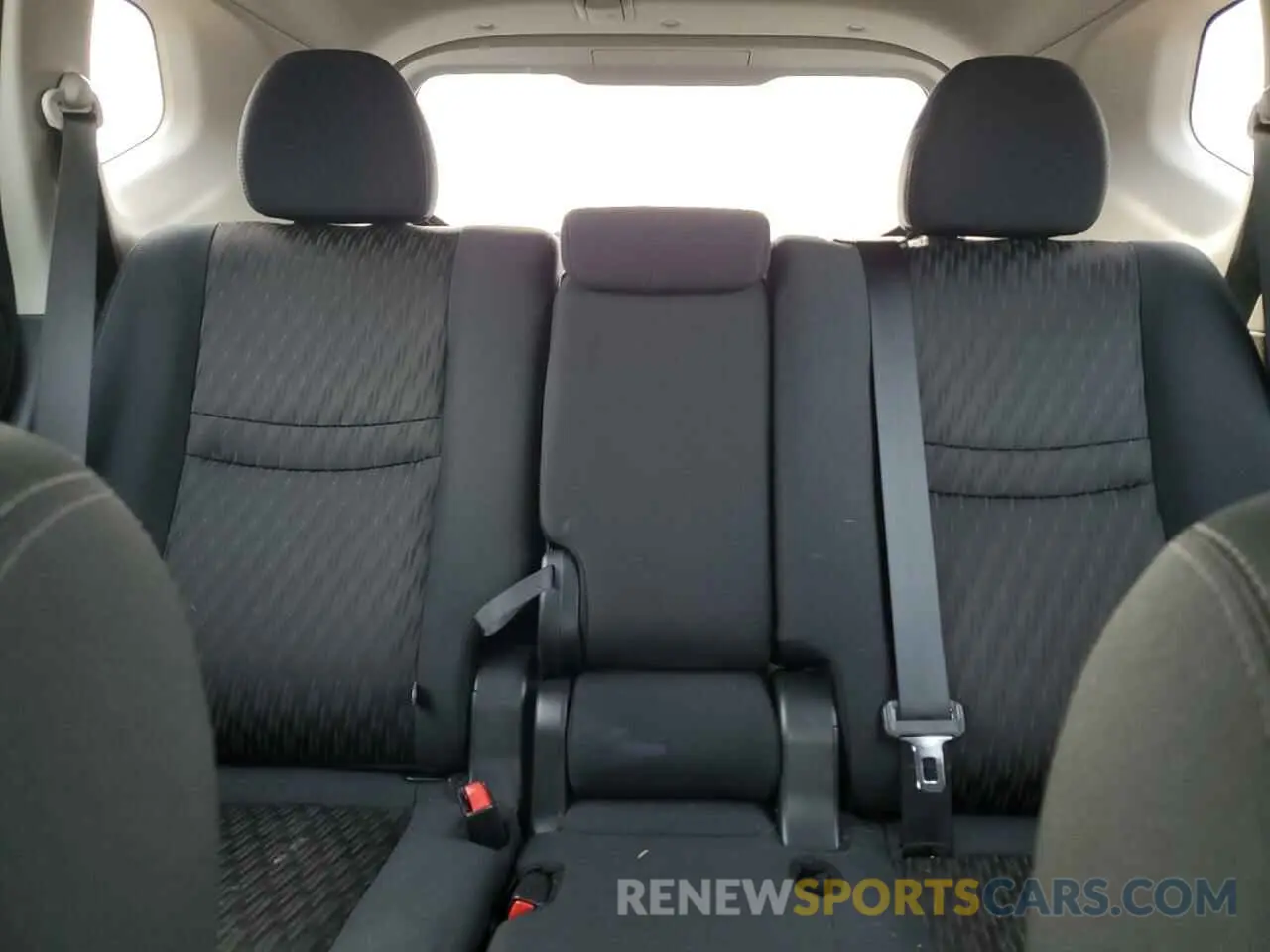 10 Photograph of a damaged car 5N1AT2MV6KC745927 NISSAN ROGUE 2019