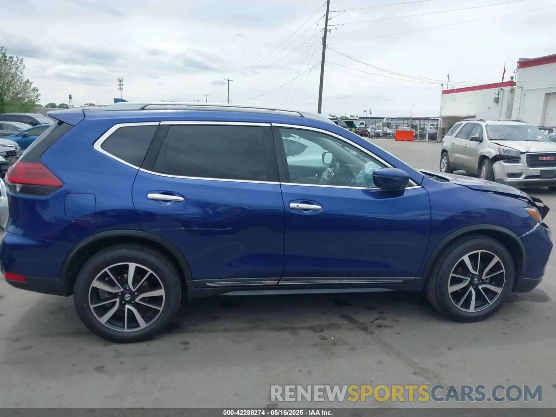 13 Photograph of a damaged car 5N1AT2MV7KC702519 NISSAN ROGUE 2019