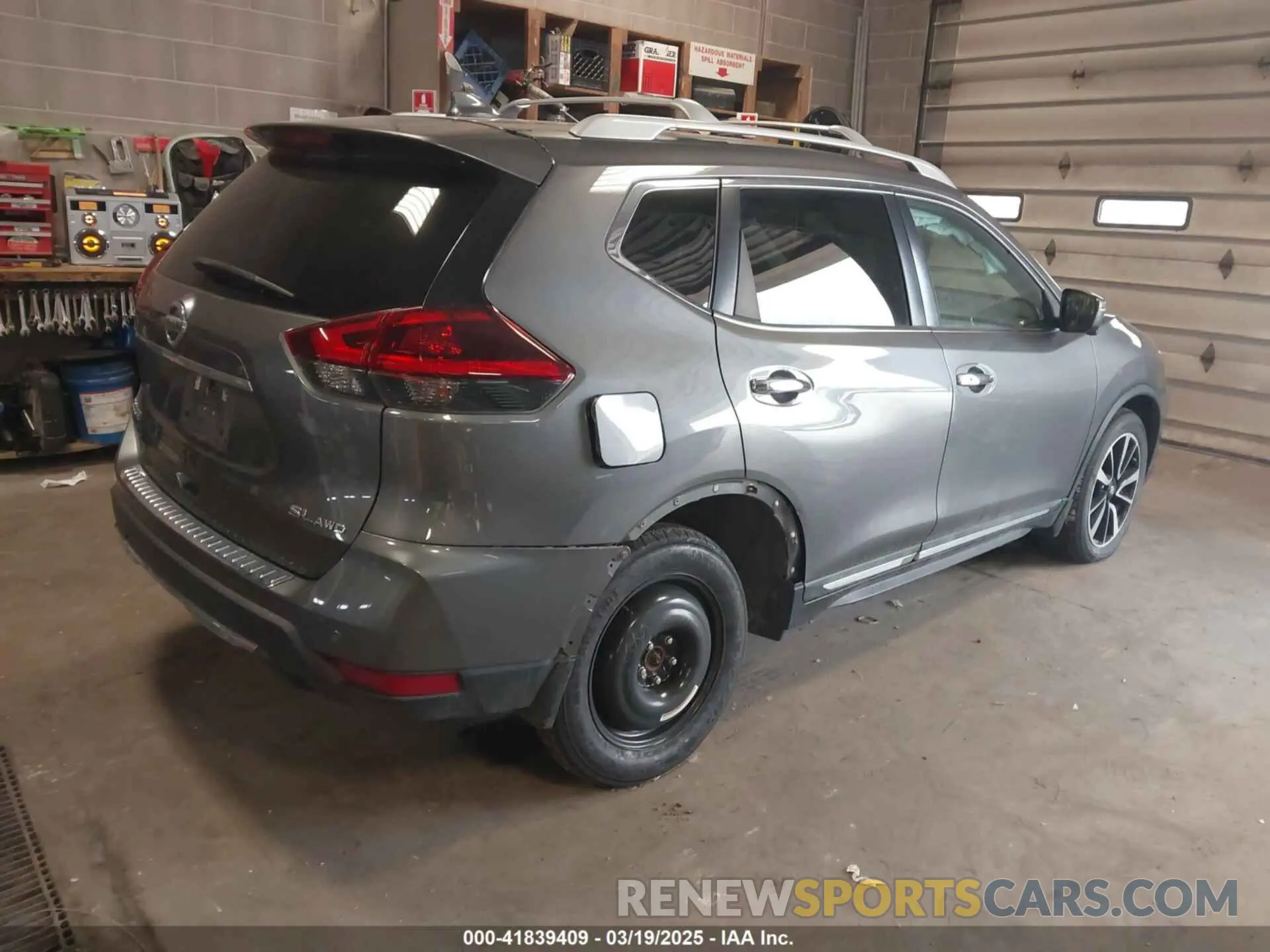 4 Photograph of a damaged car 5N1AT2MV7KC712936 NISSAN ROGUE 2019
