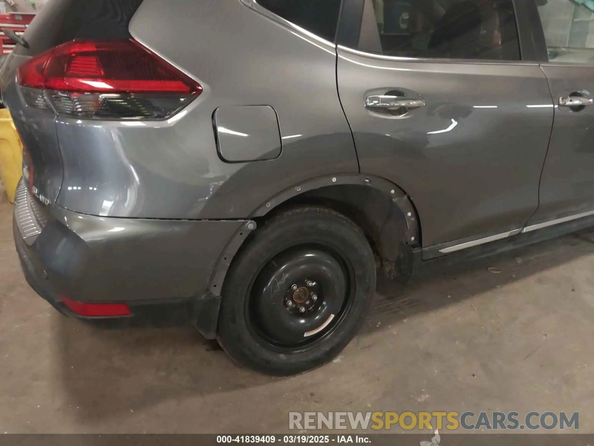 6 Photograph of a damaged car 5N1AT2MV7KC712936 NISSAN ROGUE 2019