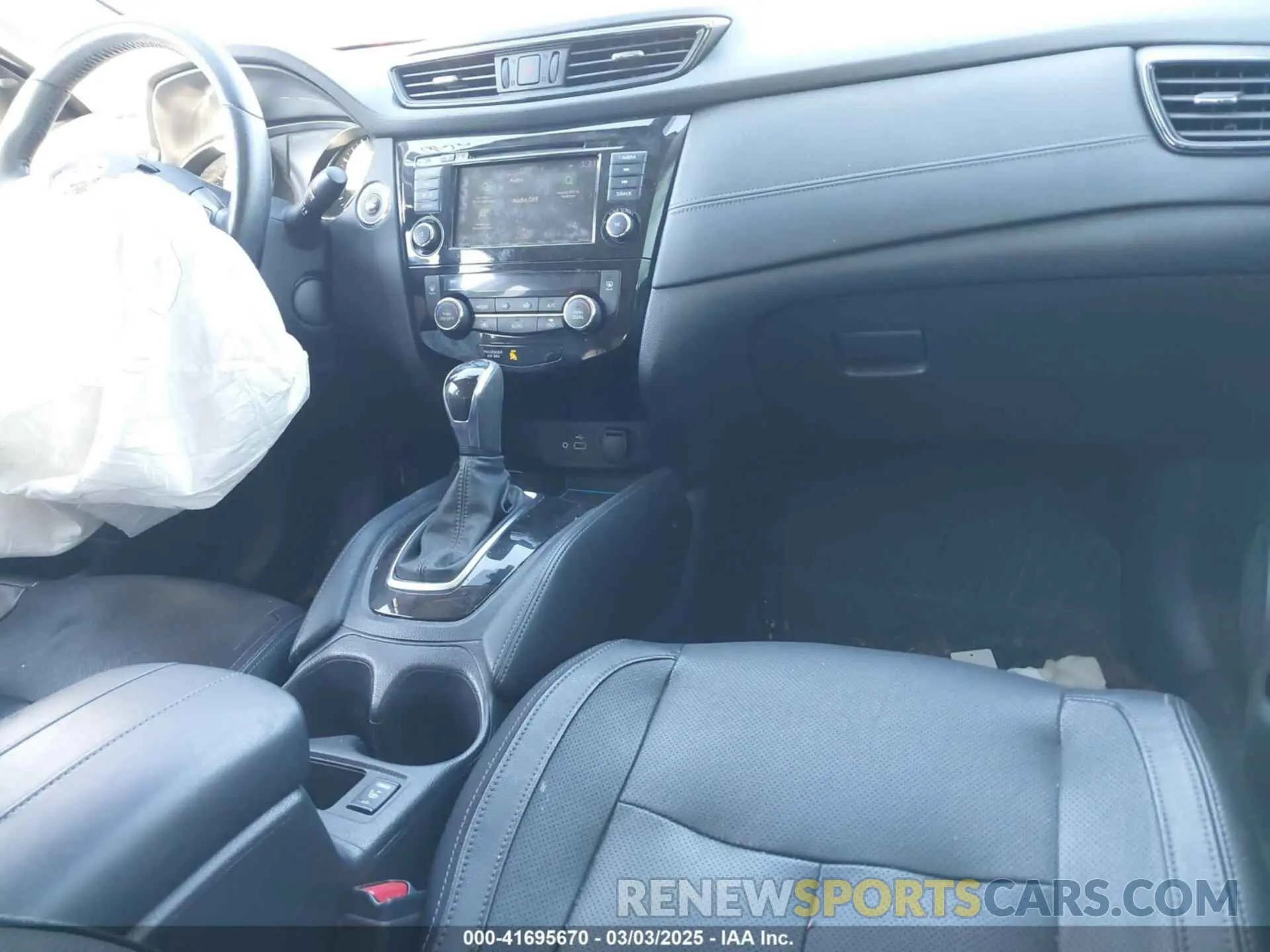 5 Photograph of a damaged car 5N1AT2MV7KC718316 NISSAN ROGUE 2019