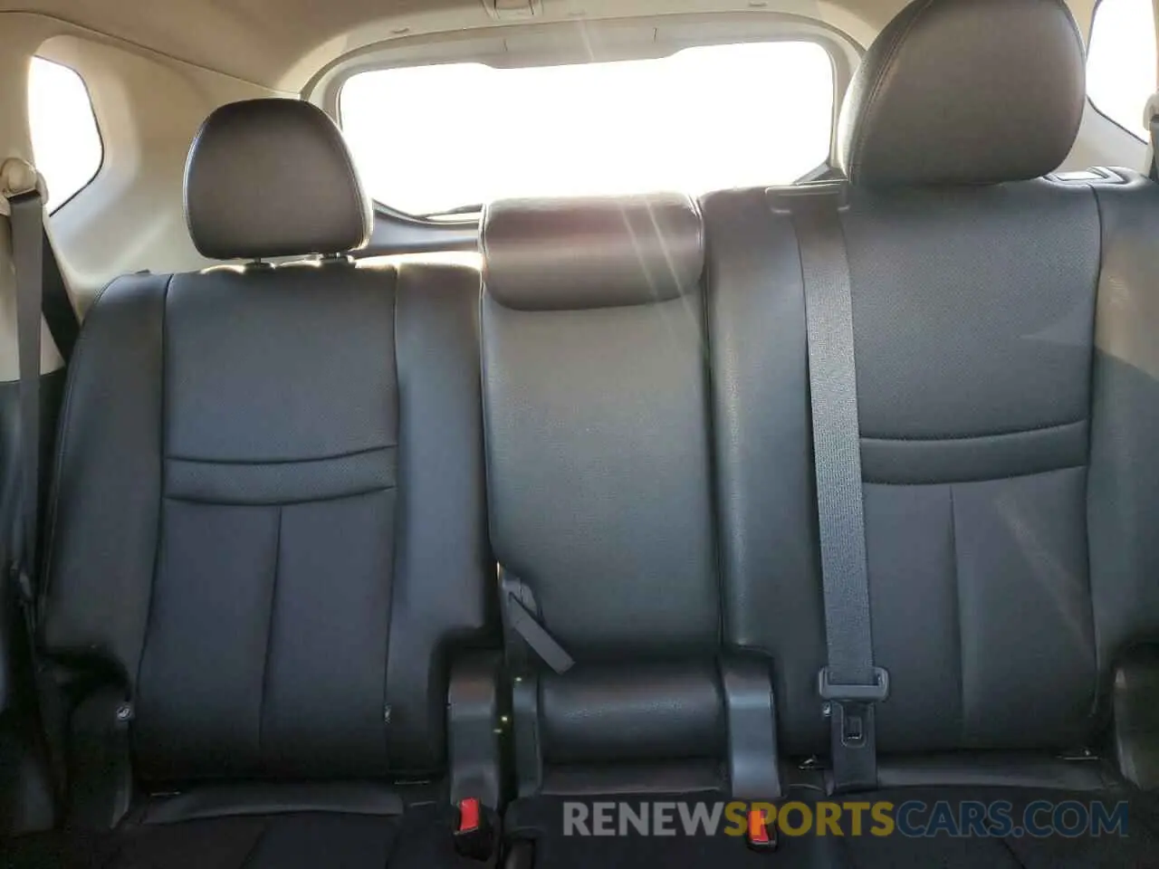 10 Photograph of a damaged car 5N1AT2MV7KC747444 NISSAN ROGUE 2019