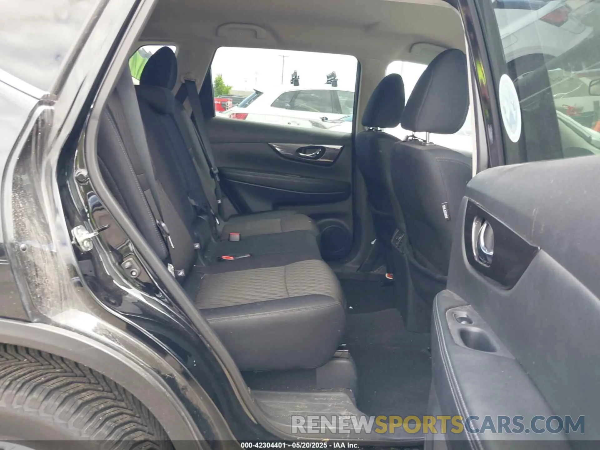 8 Photograph of a damaged car 5N1AT2MV7KC770013 NISSAN ROGUE 2019