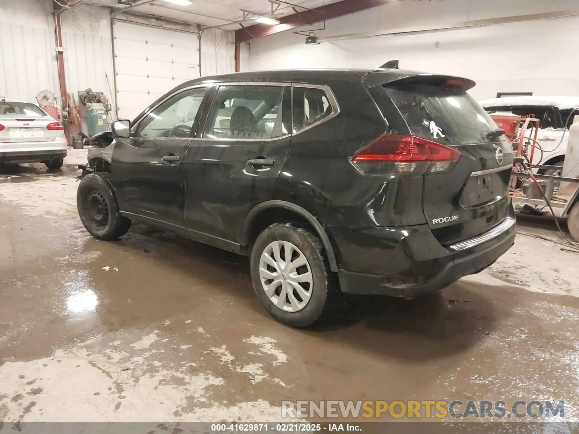 3 Photograph of a damaged car 5N1AT2MV7KC785630 NISSAN ROGUE 2019