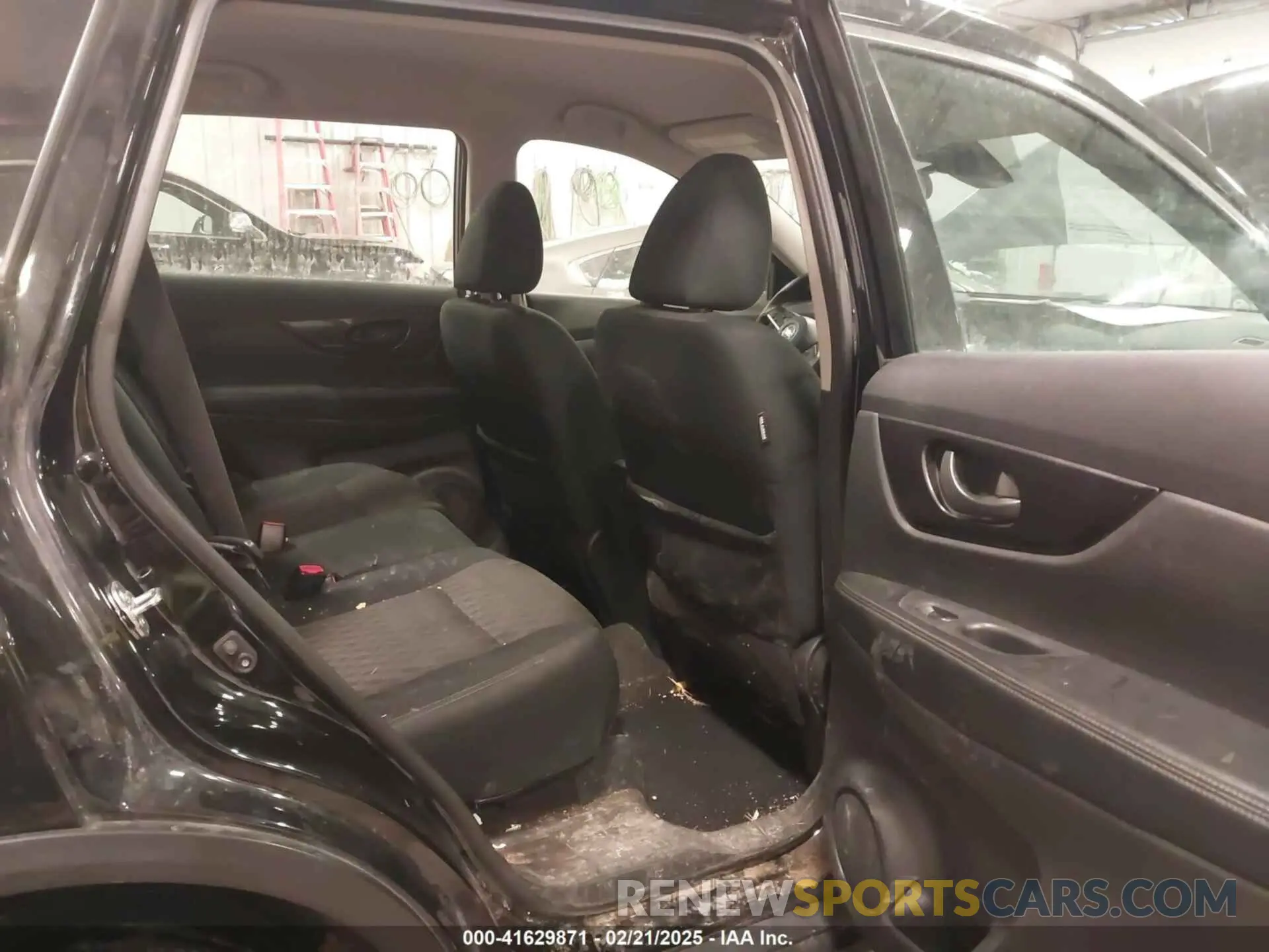 8 Photograph of a damaged car 5N1AT2MV7KC785630 NISSAN ROGUE 2019