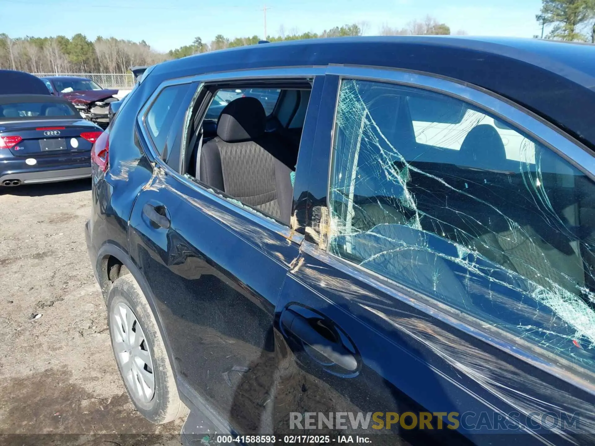 17 Photograph of a damaged car 5N1AT2MV7KC800997 NISSAN ROGUE 2019