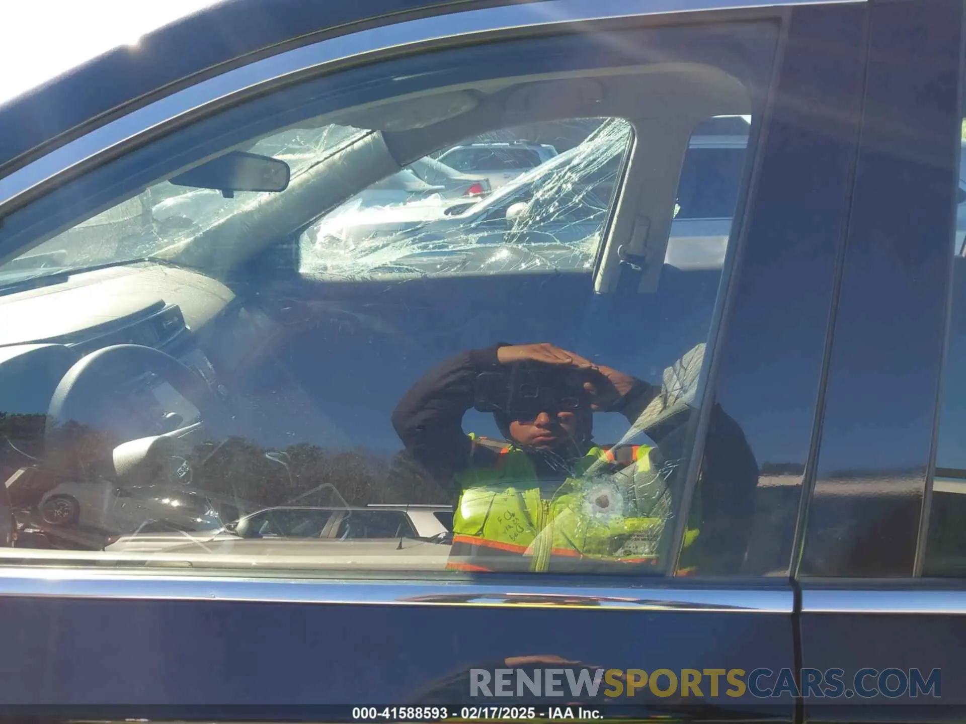 19 Photograph of a damaged car 5N1AT2MV7KC800997 NISSAN ROGUE 2019