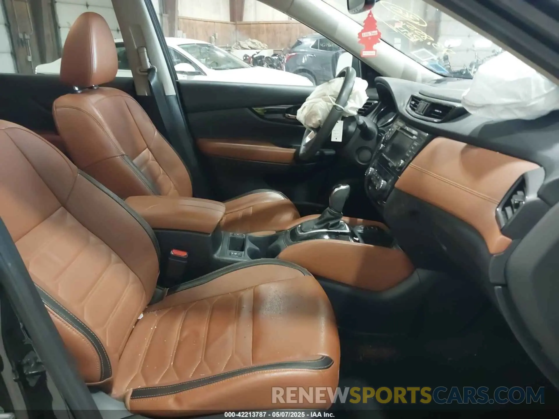 5 Photograph of a damaged car 5N1AT2MV7KC809442 NISSAN ROGUE 2019