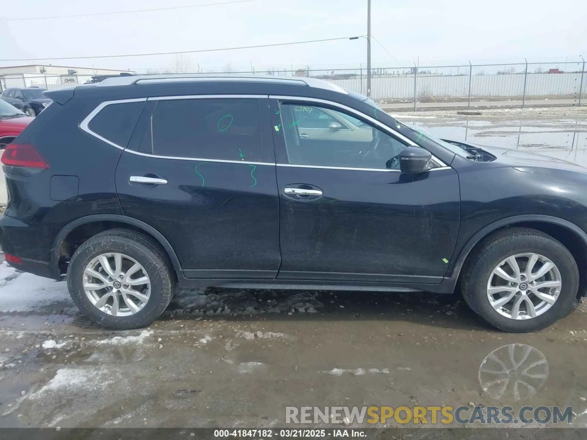 13 Photograph of a damaged car 5N1AT2MV7KC811028 NISSAN ROGUE 2019
